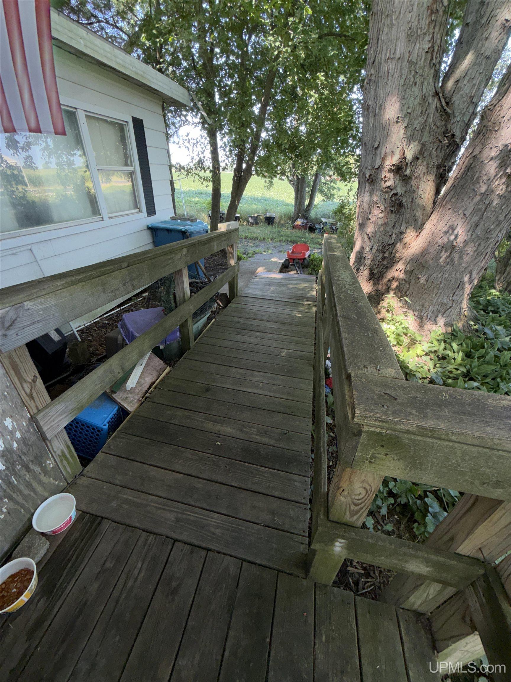 main property photo 40