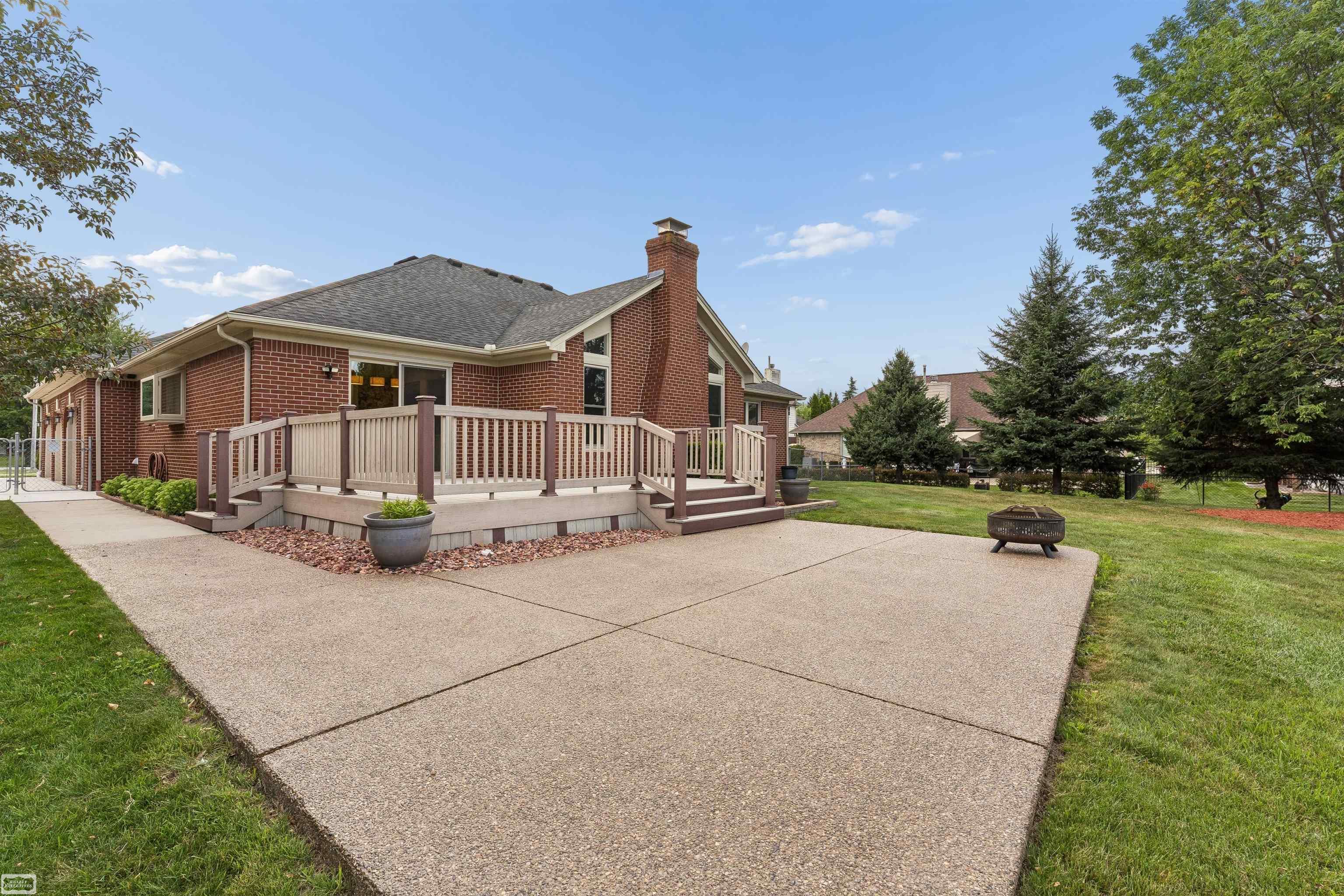 main property photo 39