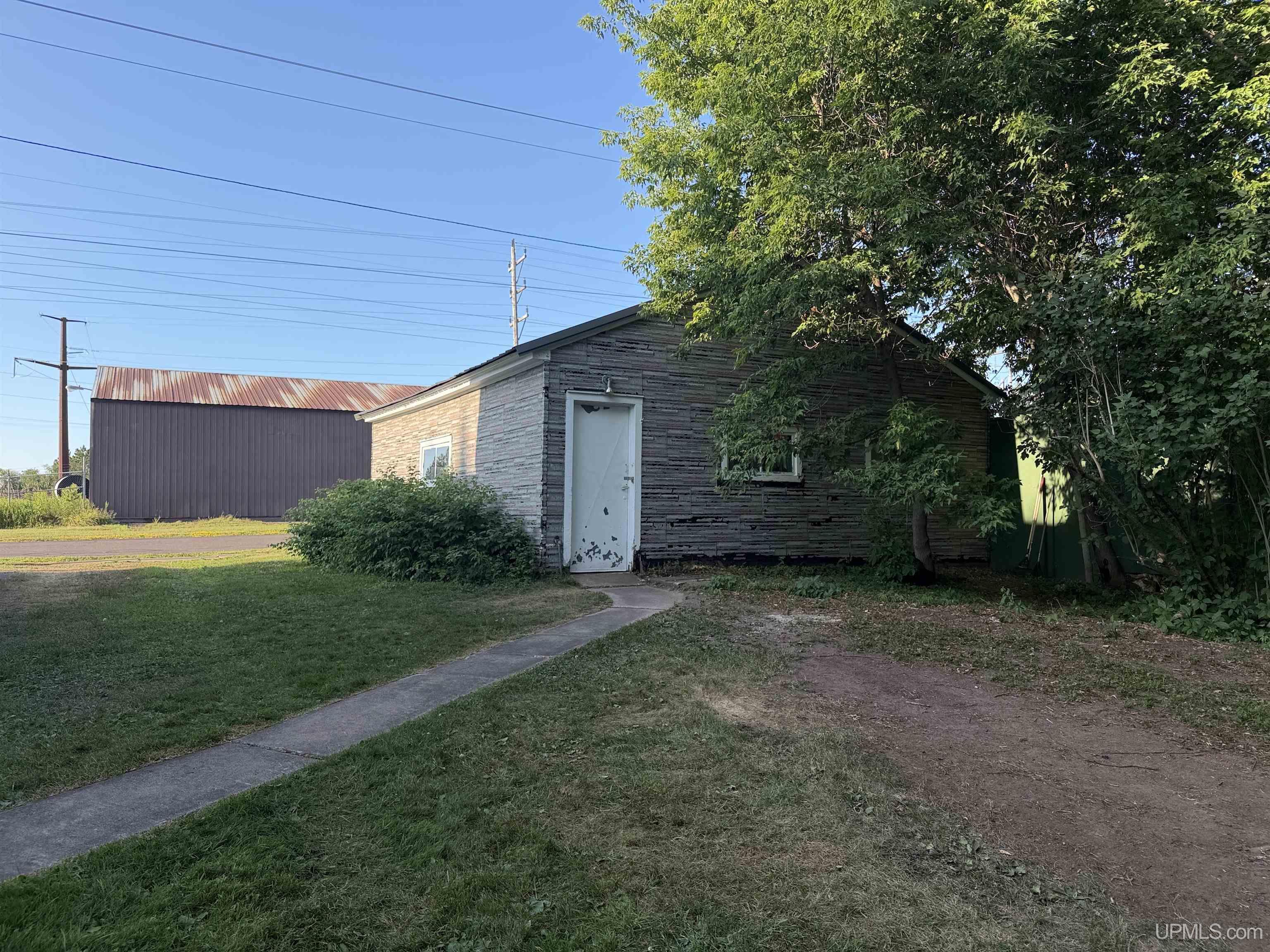 main property photo 15
