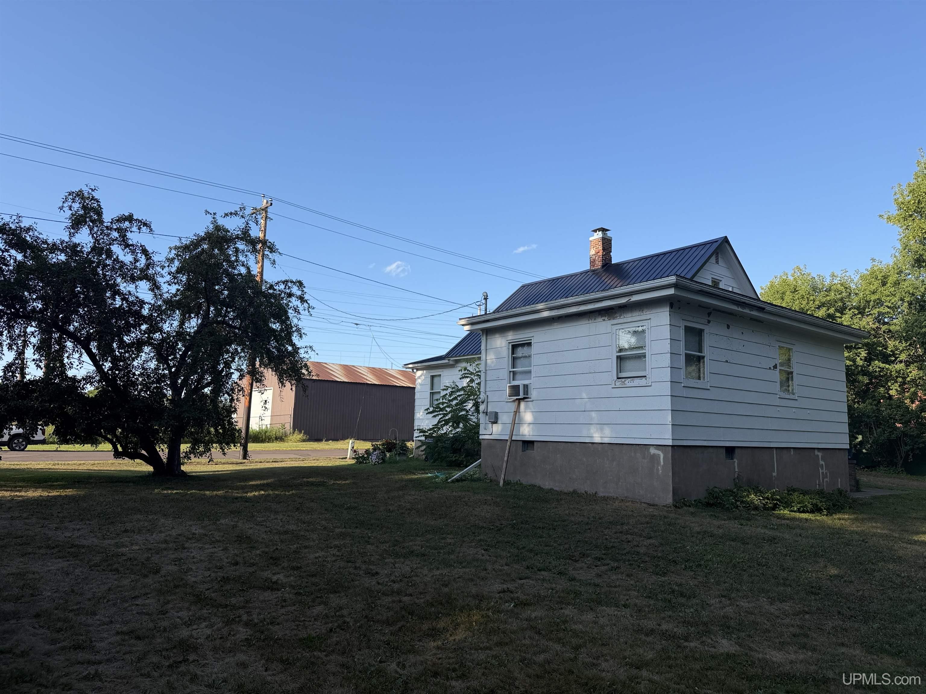 main property photo 6