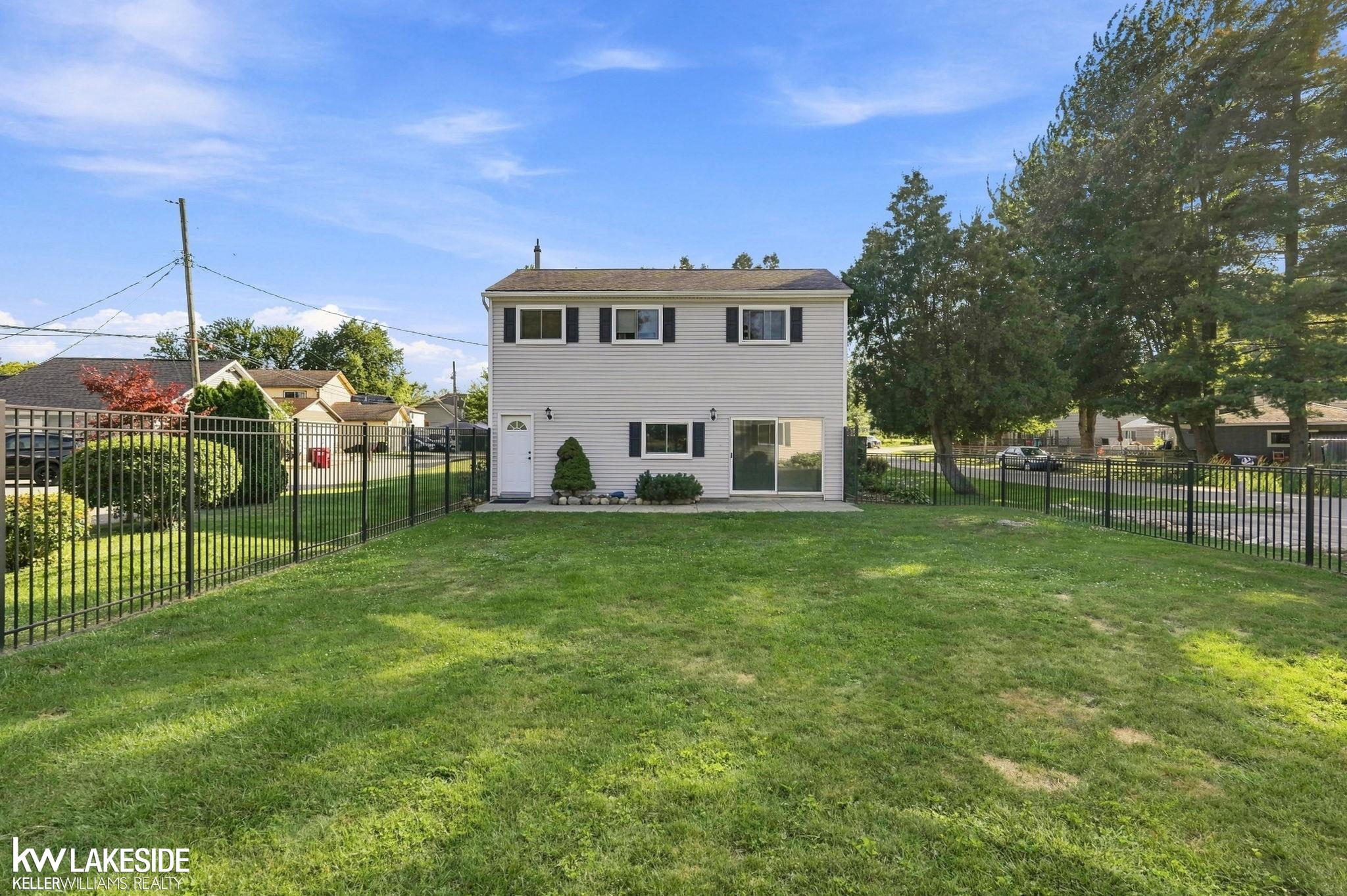 main property photo 32