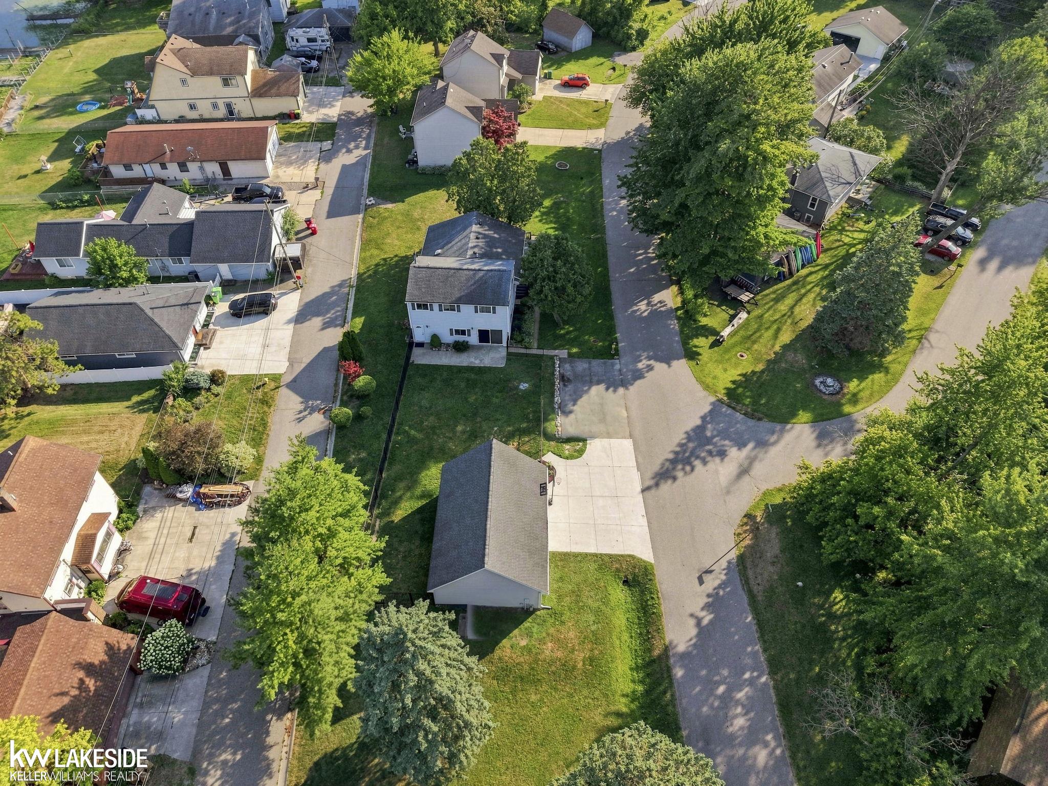 main property photo 40