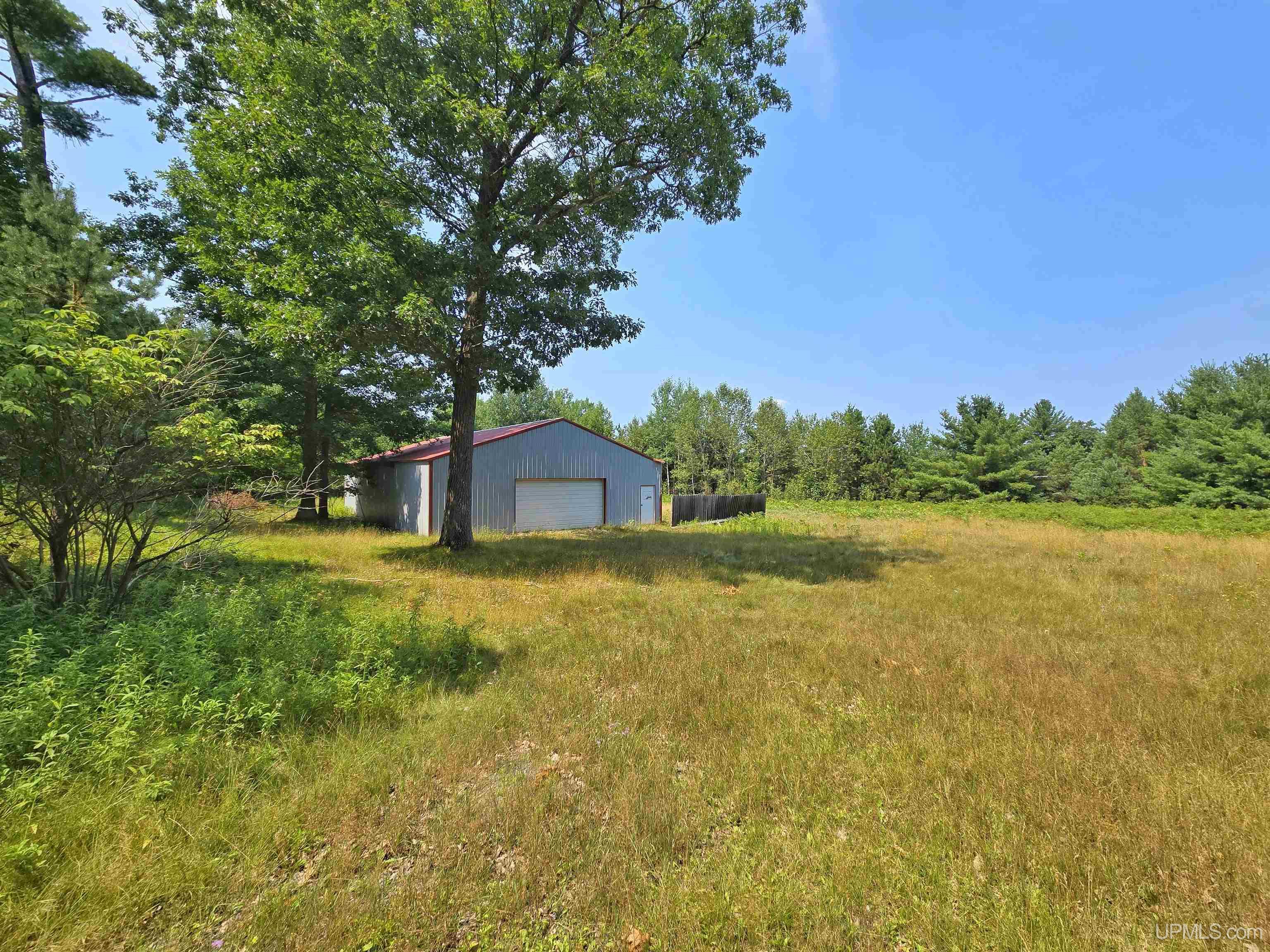 main property photo 41