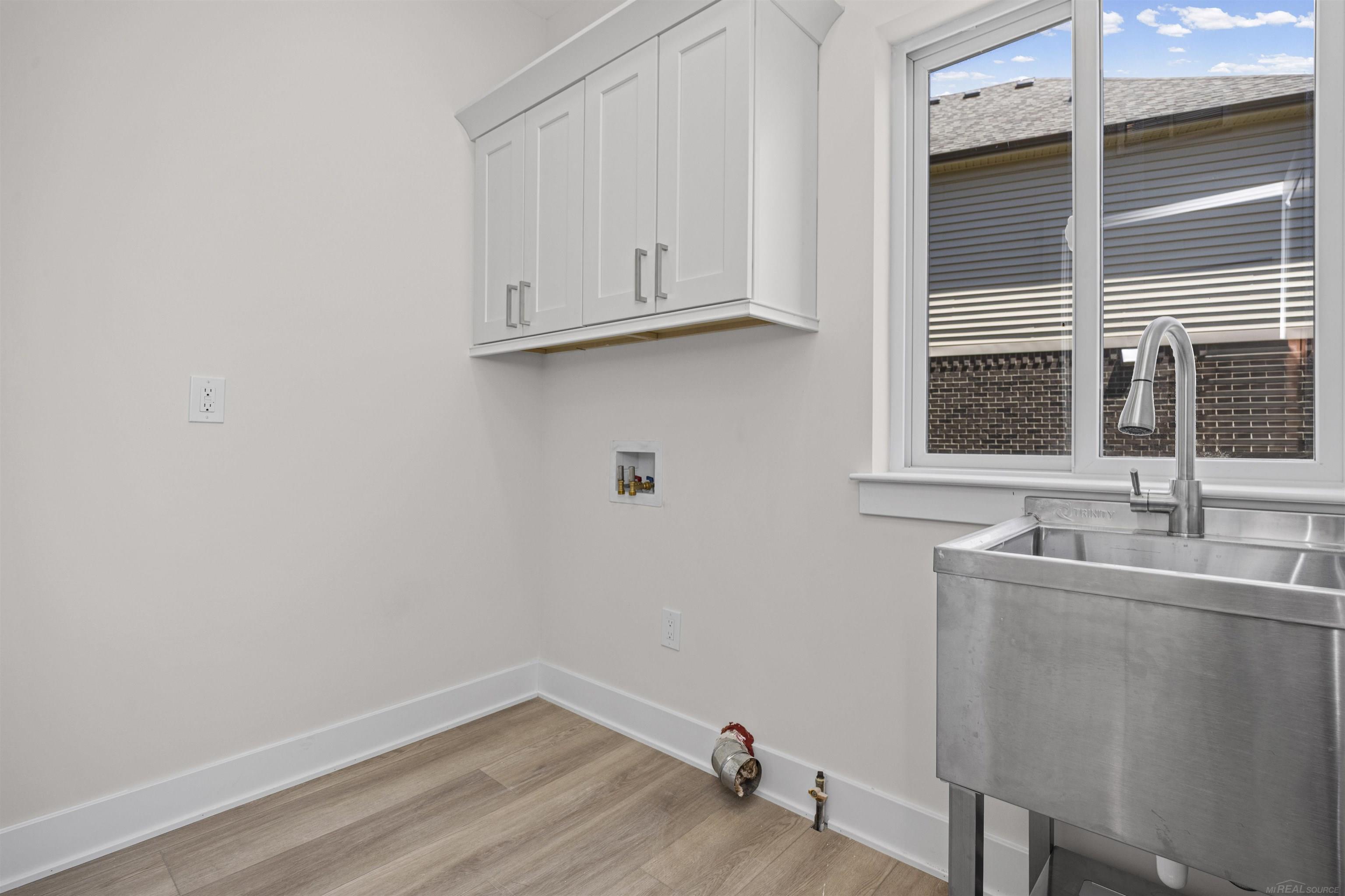 main property photo 64