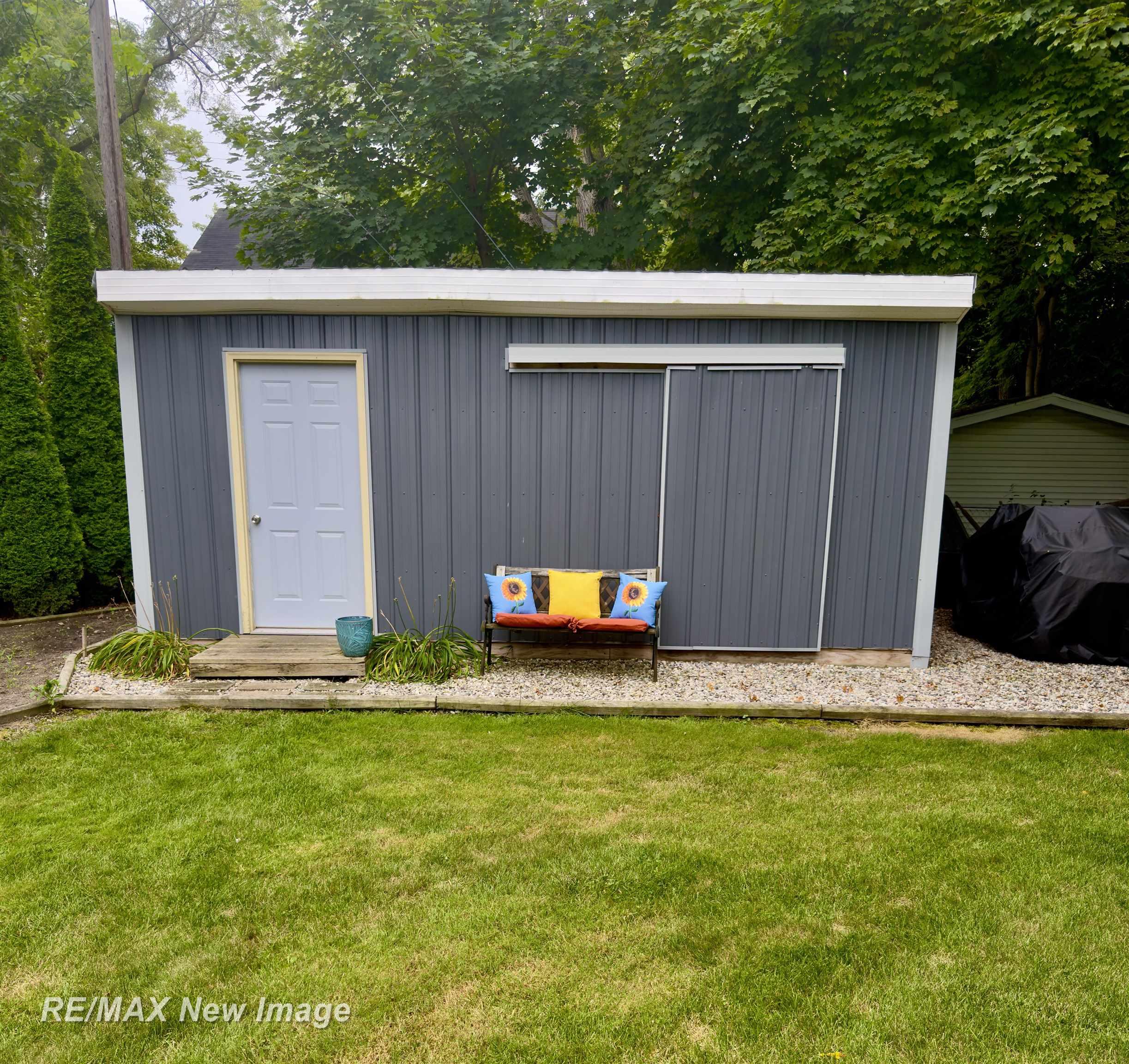 main property photo 34