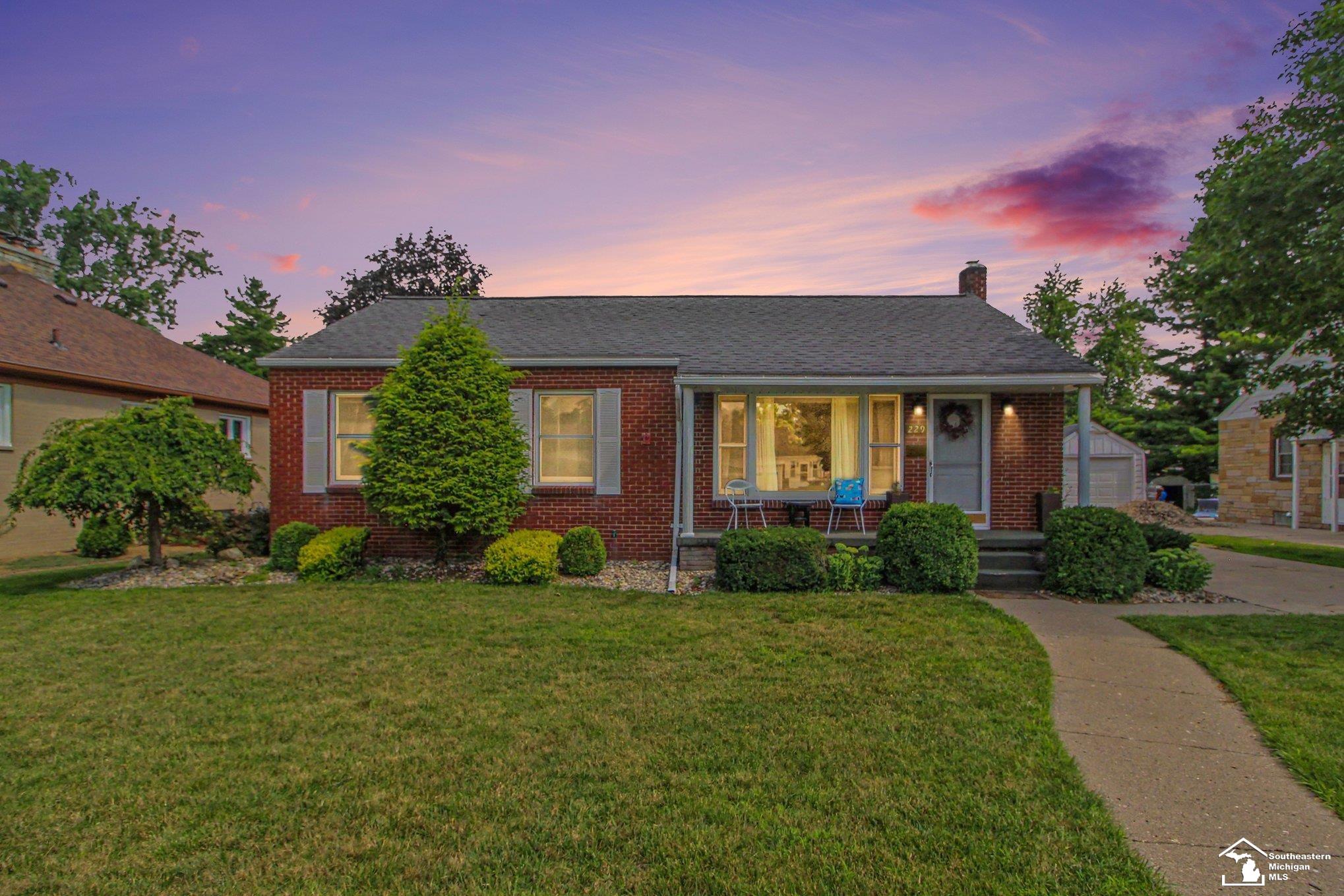 main property photo 35