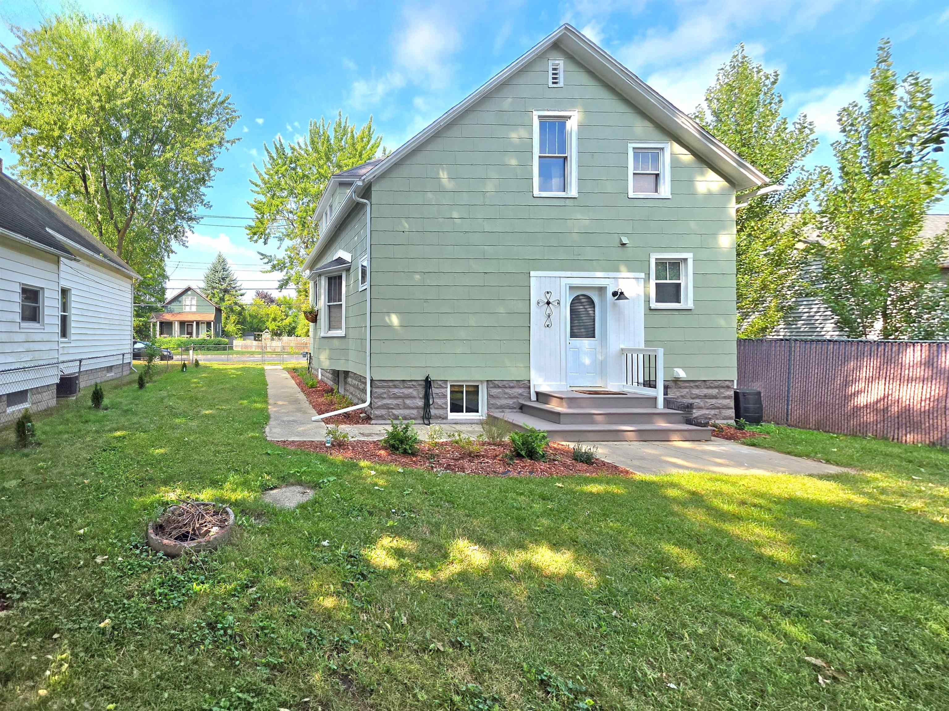 main property photo 14