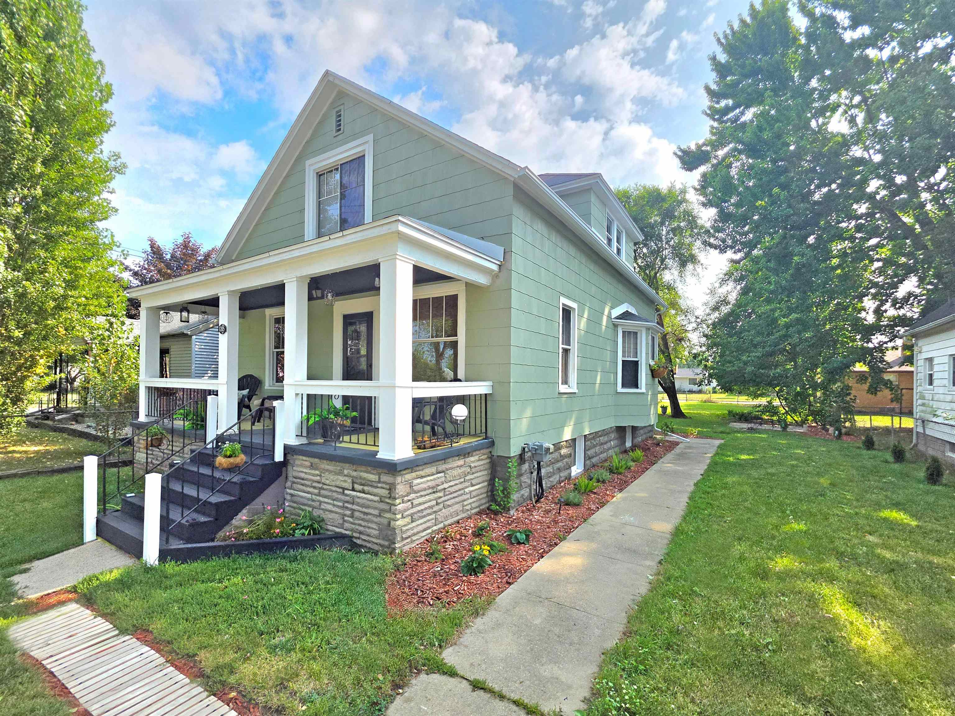 main property photo 3