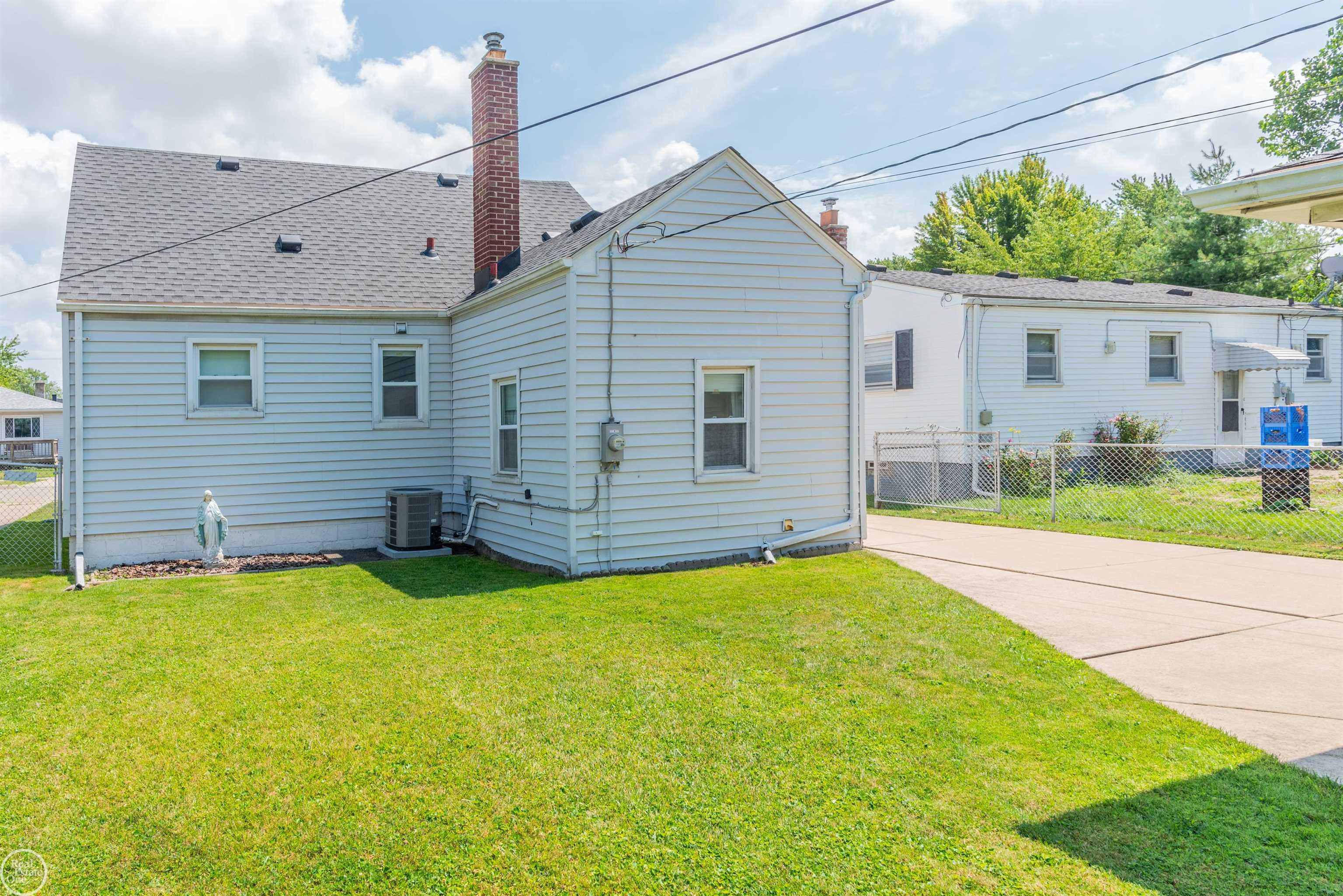 main property photo 3