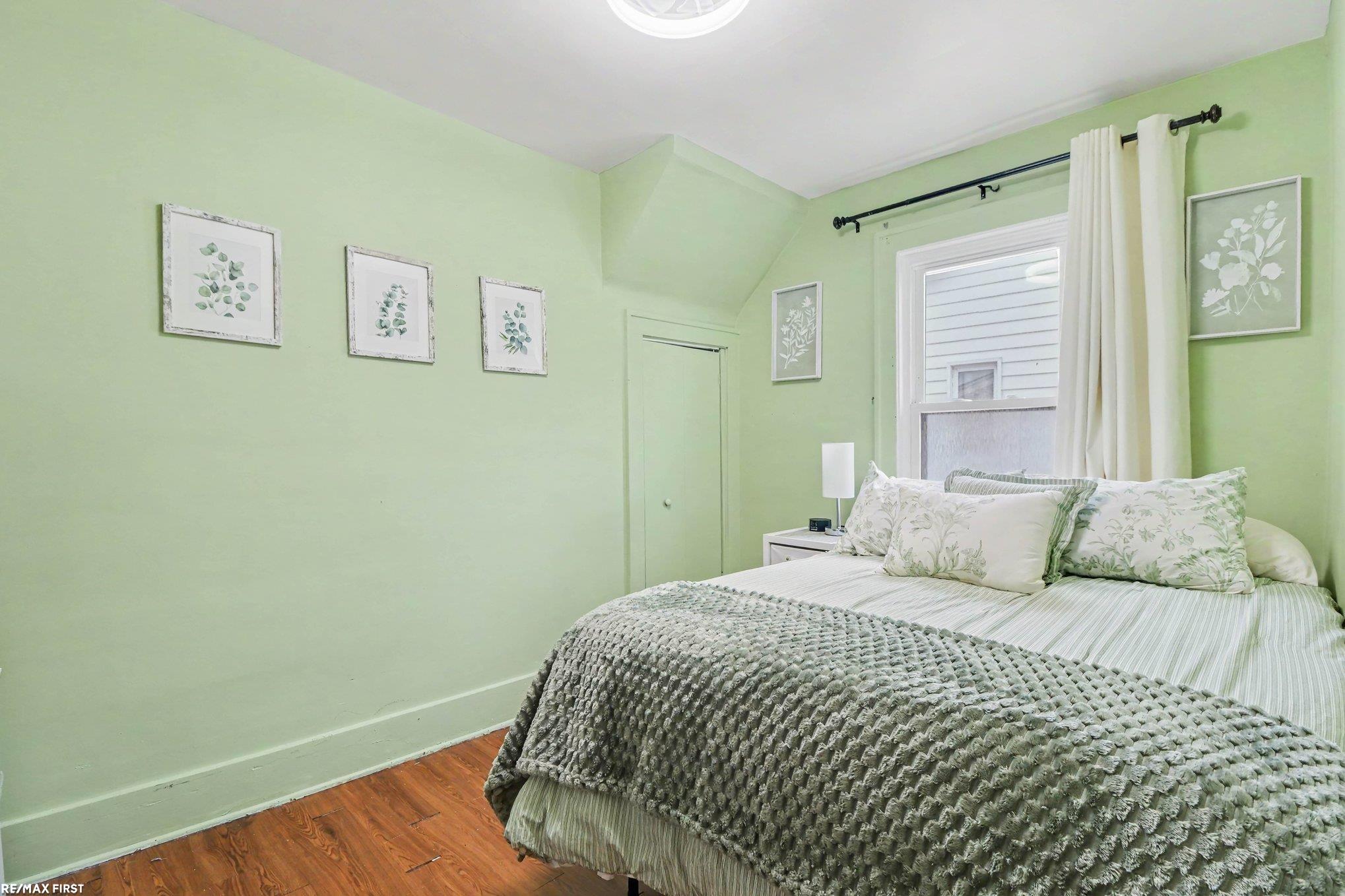 property viewer photo 12