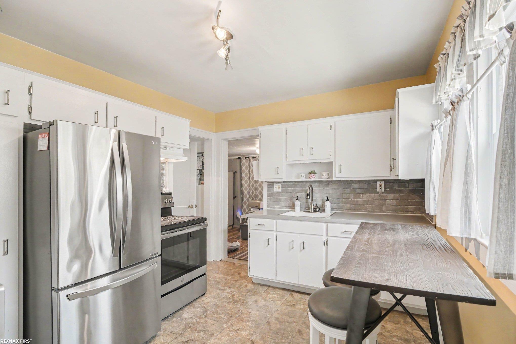 property viewer photo 7