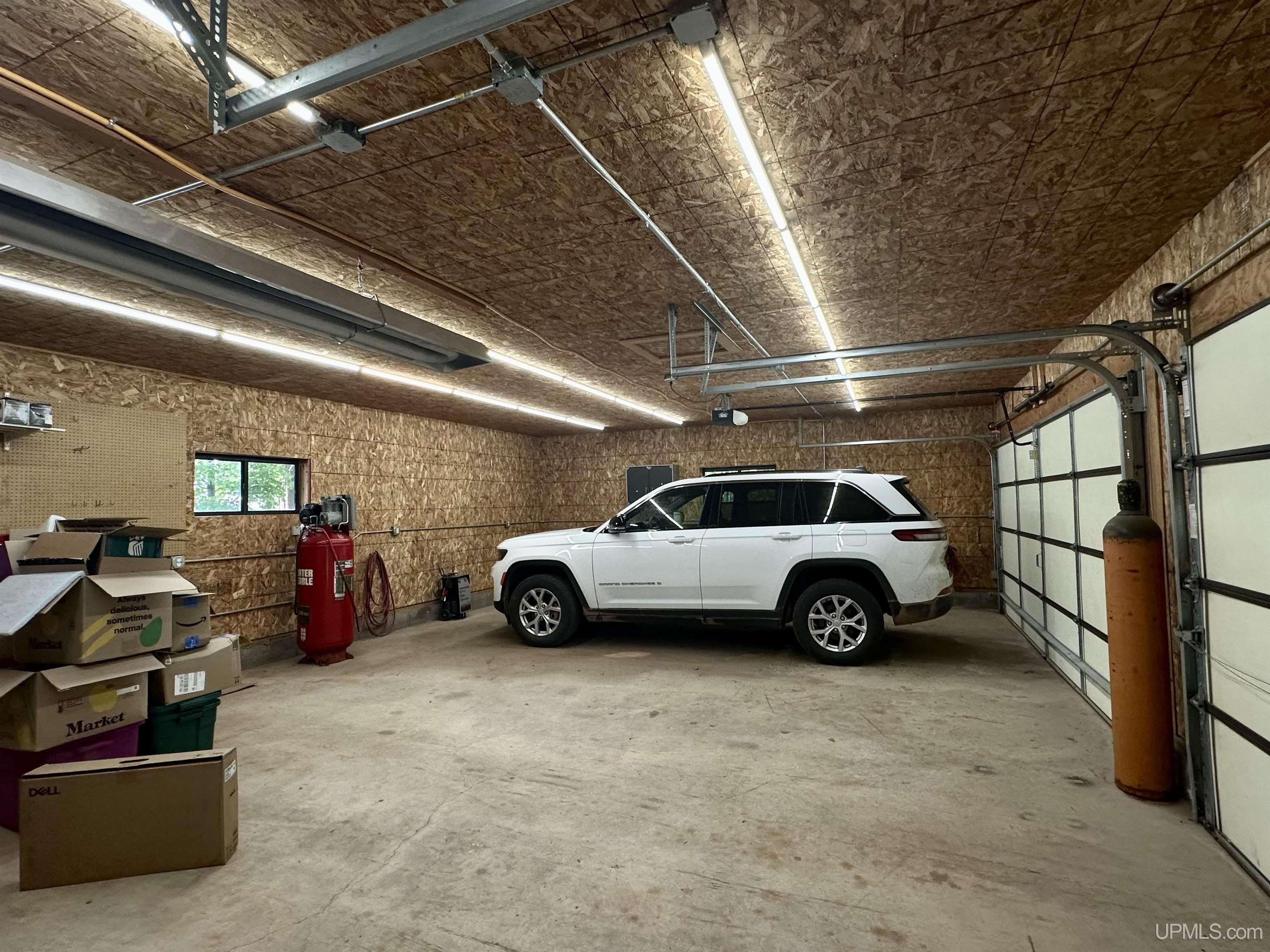 main property photo 85