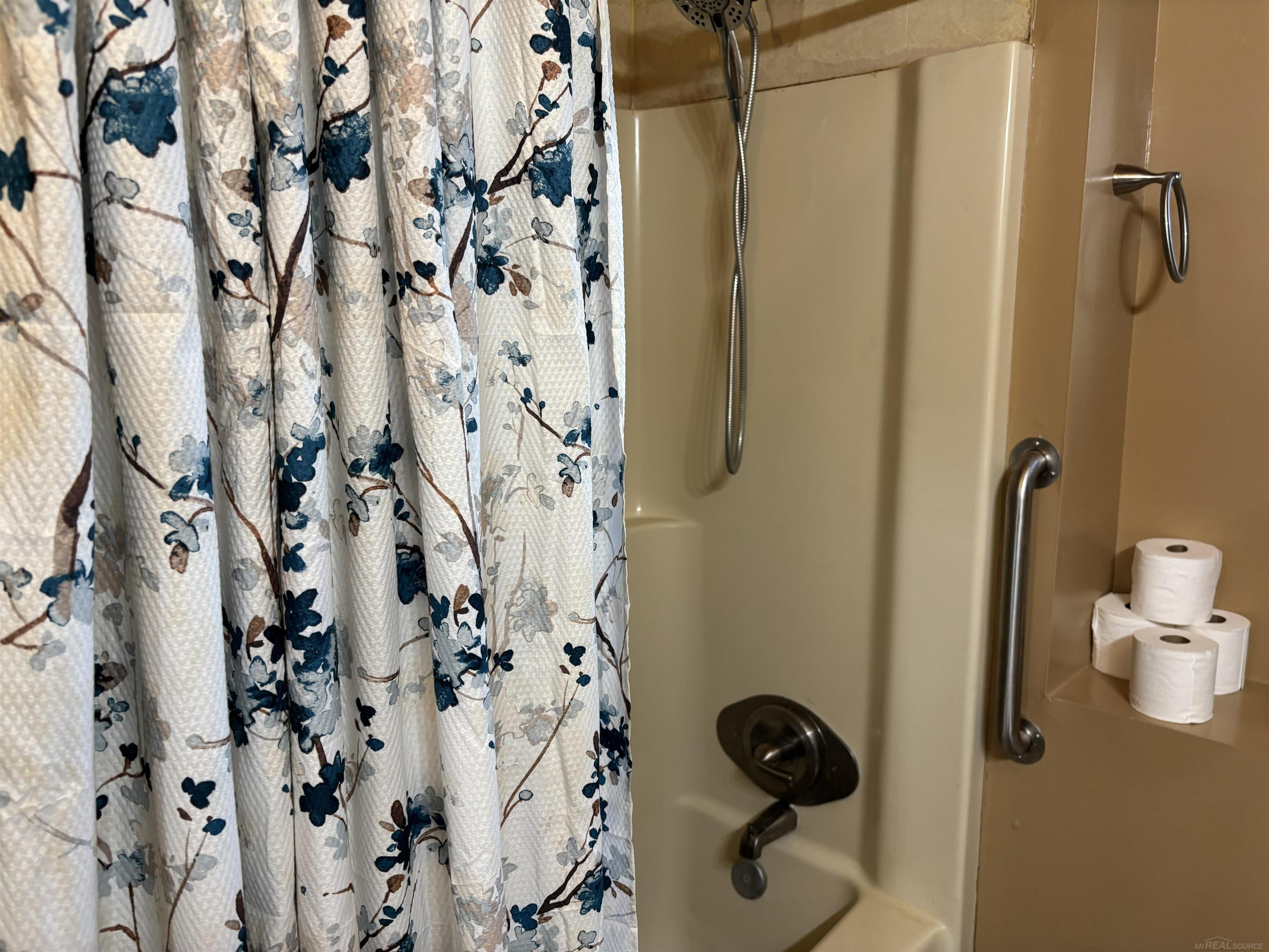 main property photo 46