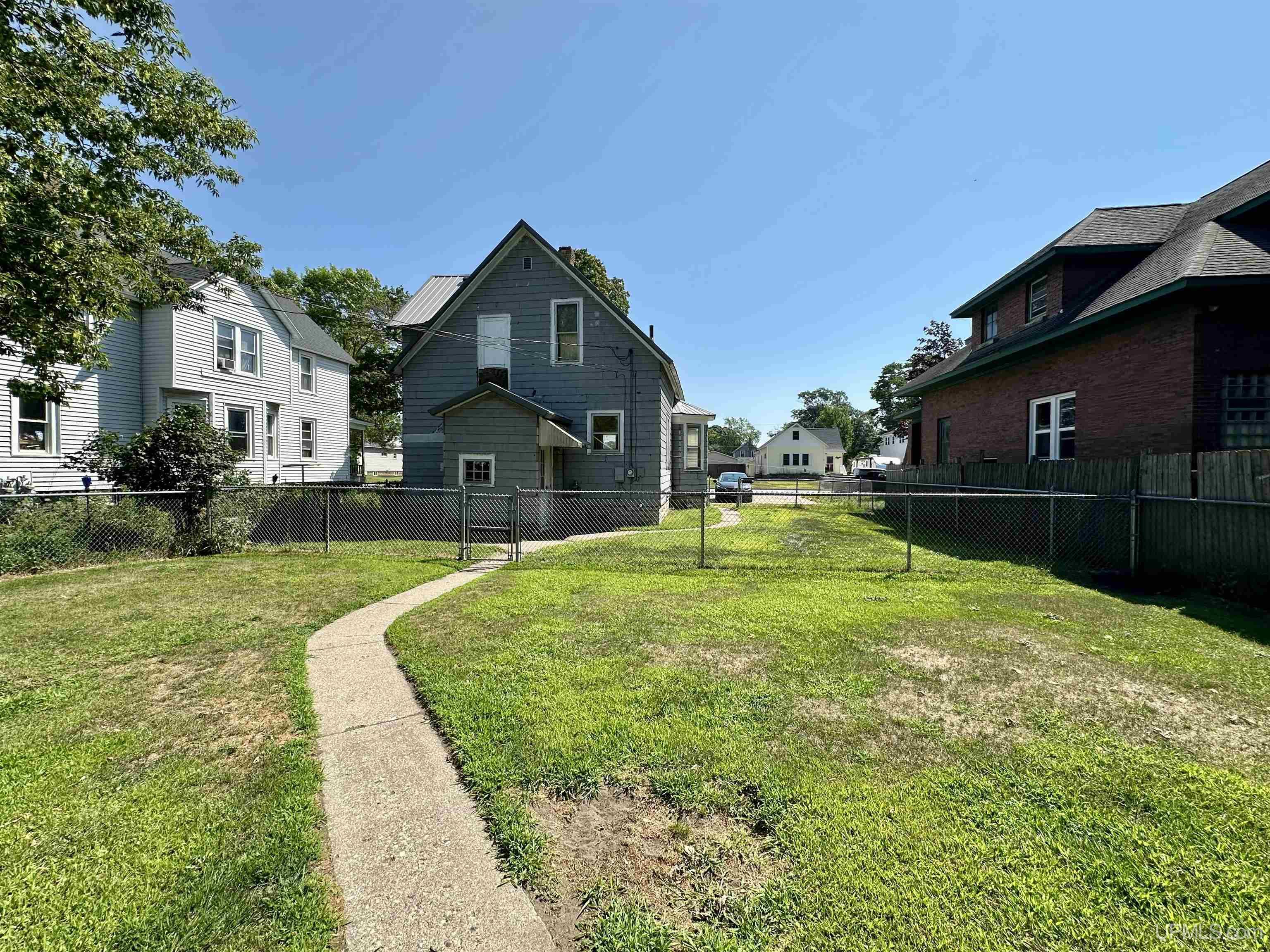 main property photo 23