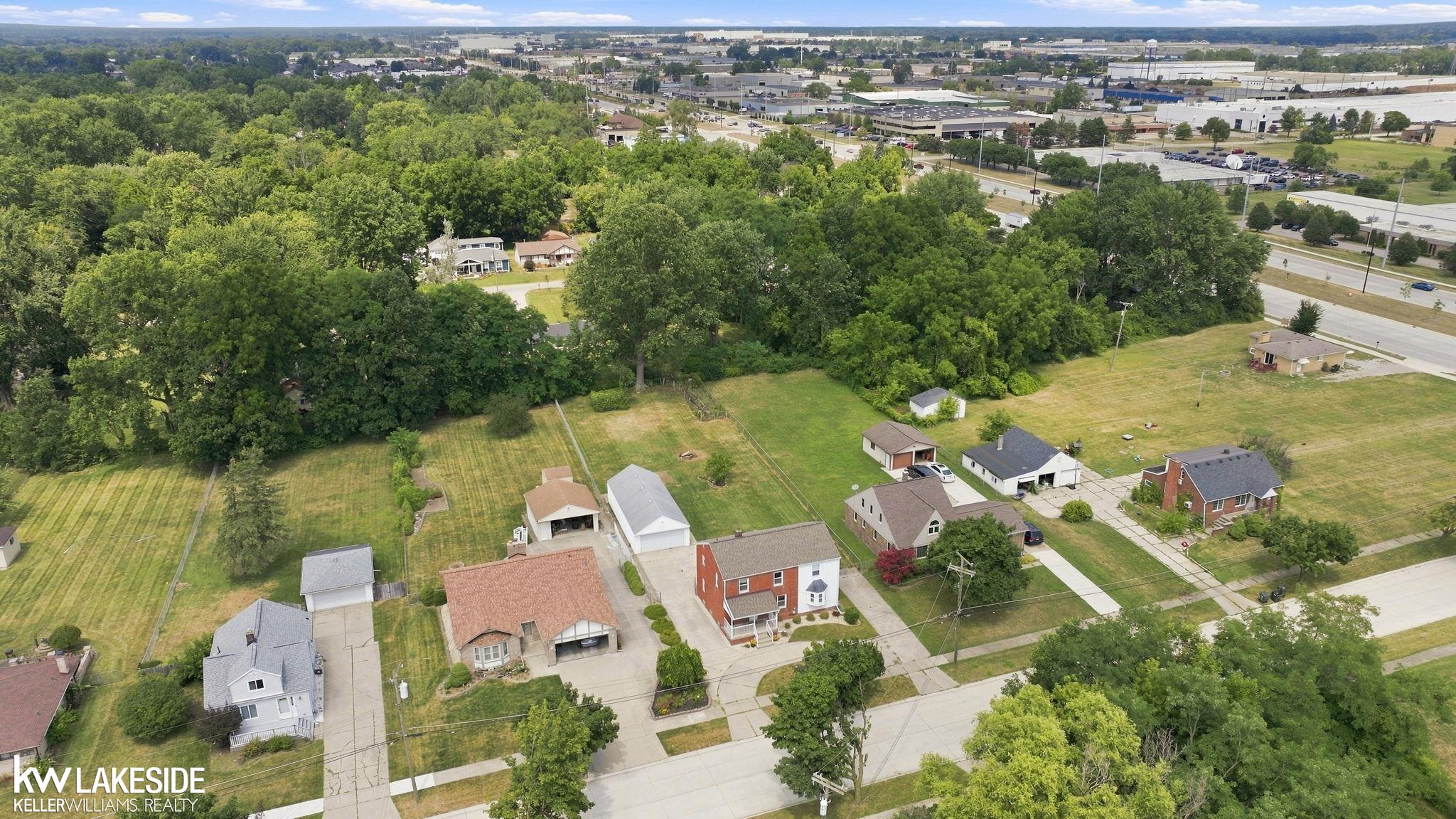 main property photo 32