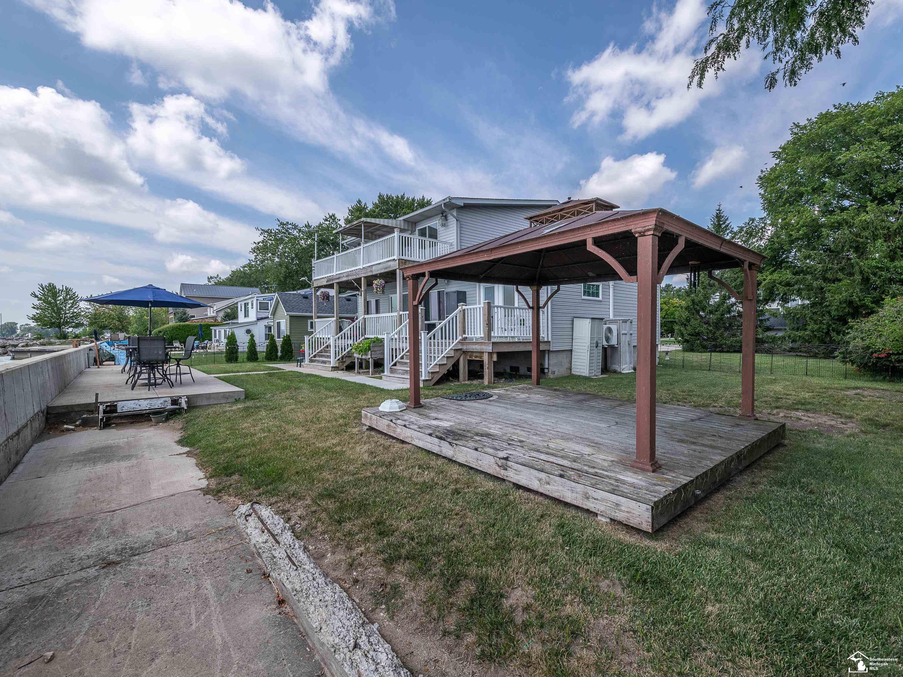 main property photo 37