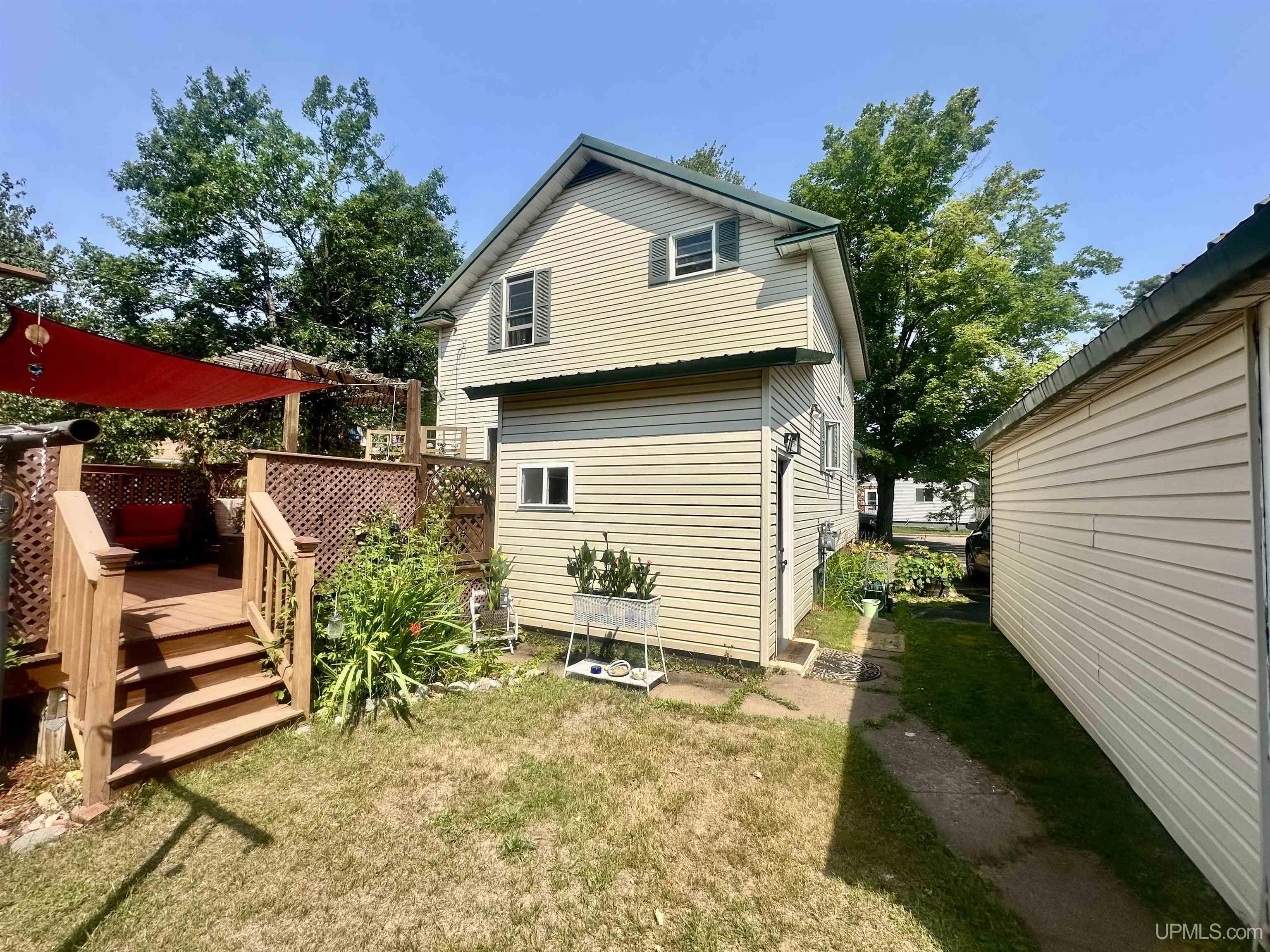 main property photo 32