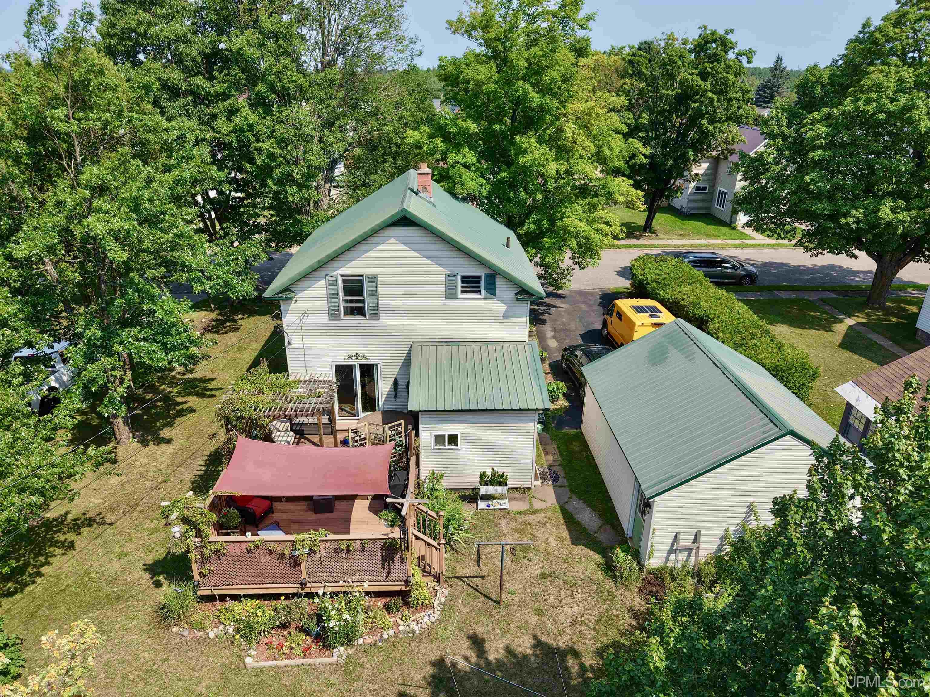 main property photo 33