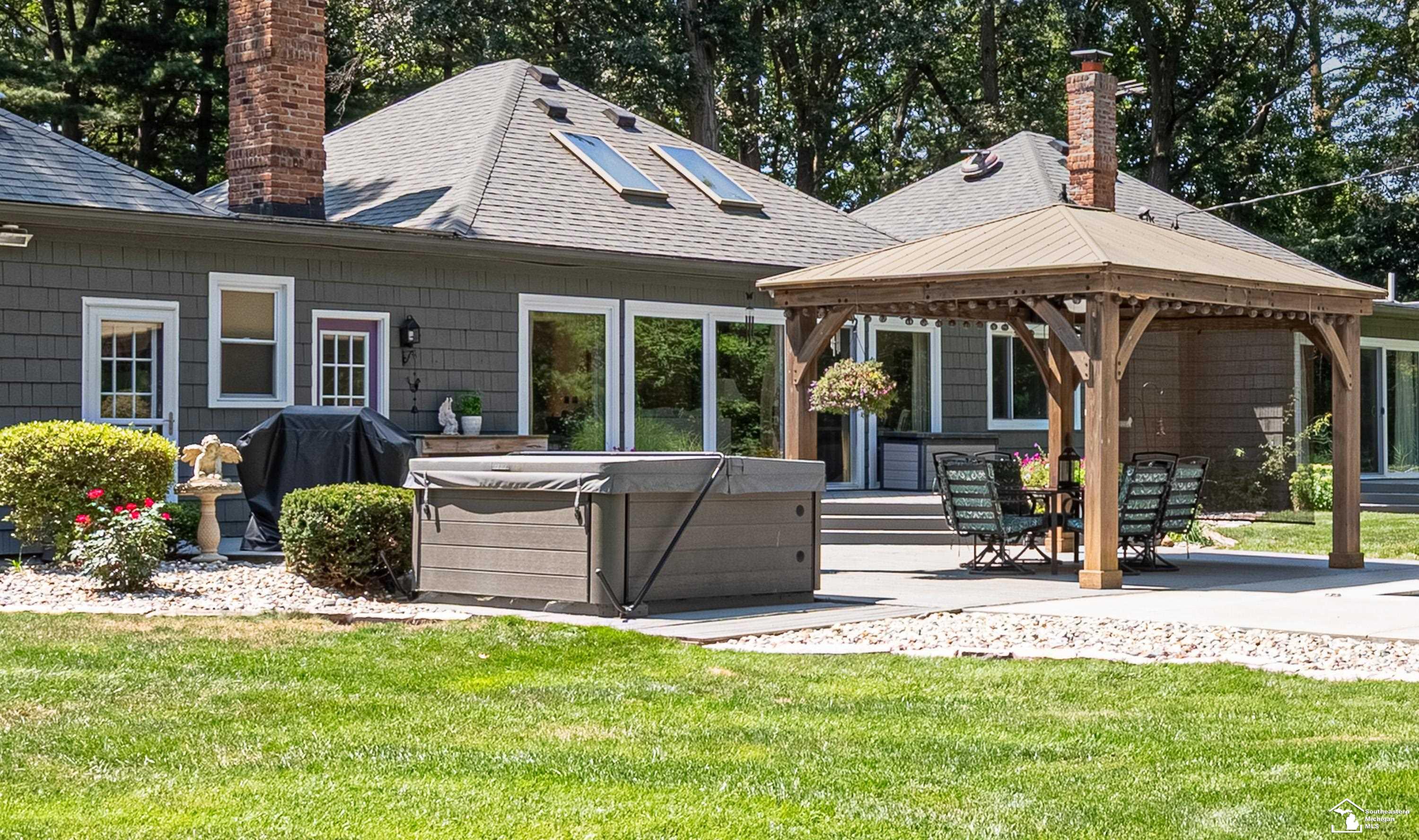 main property photo 50