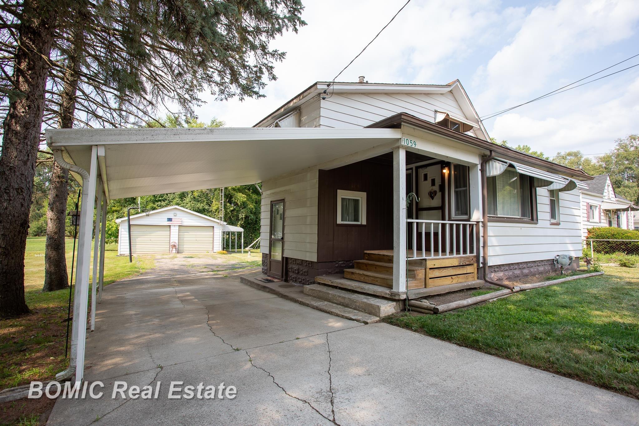 main property photo 13