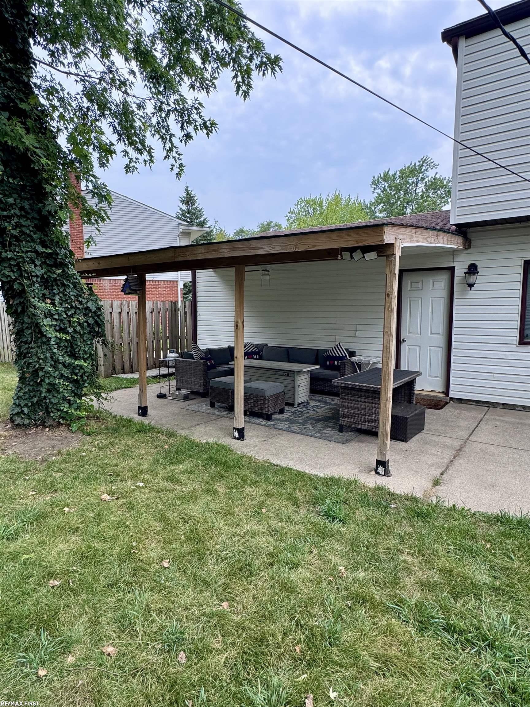 main property photo 22