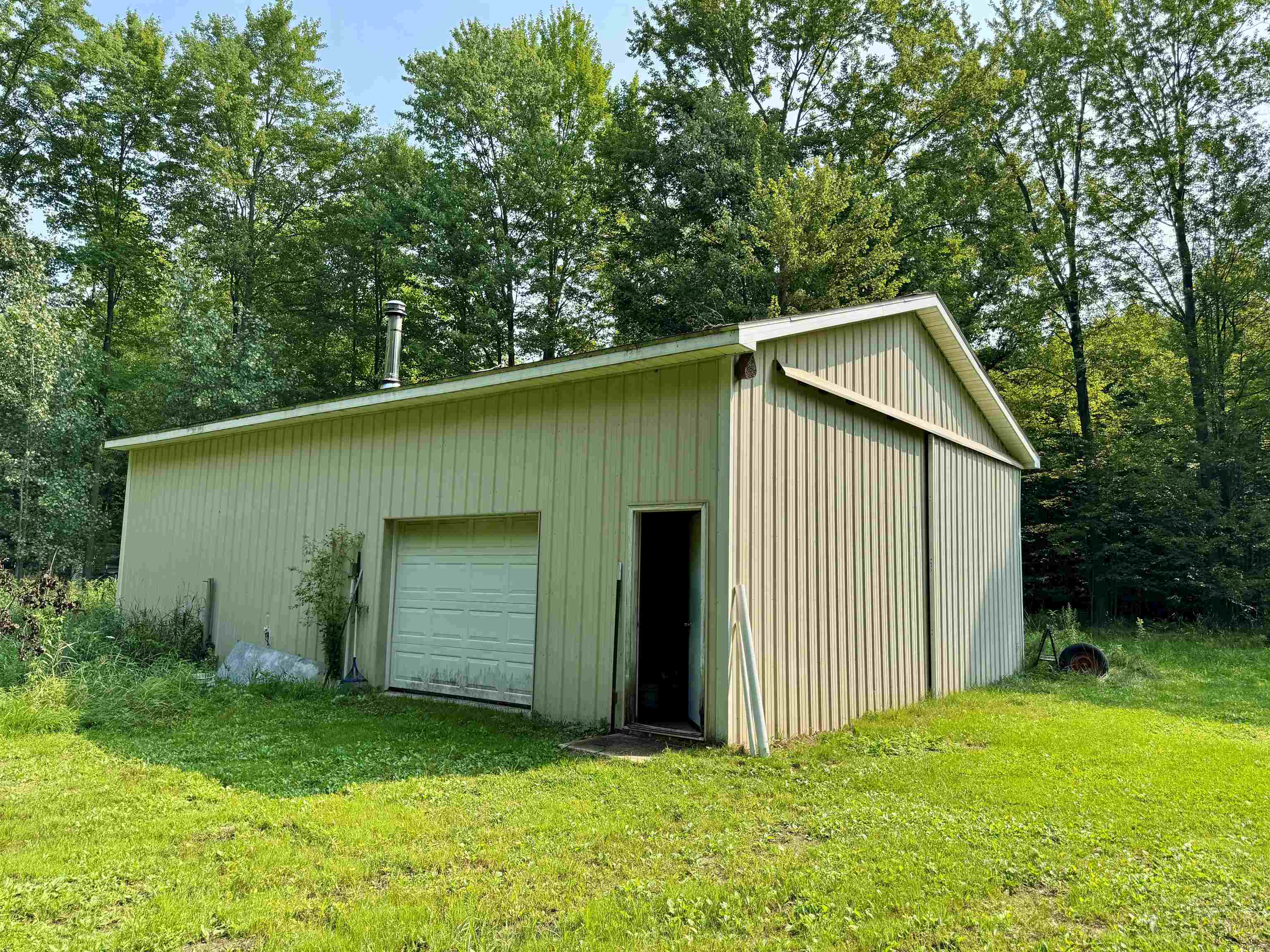 main property photo 19