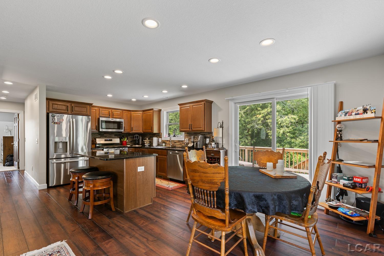 main property photo 5