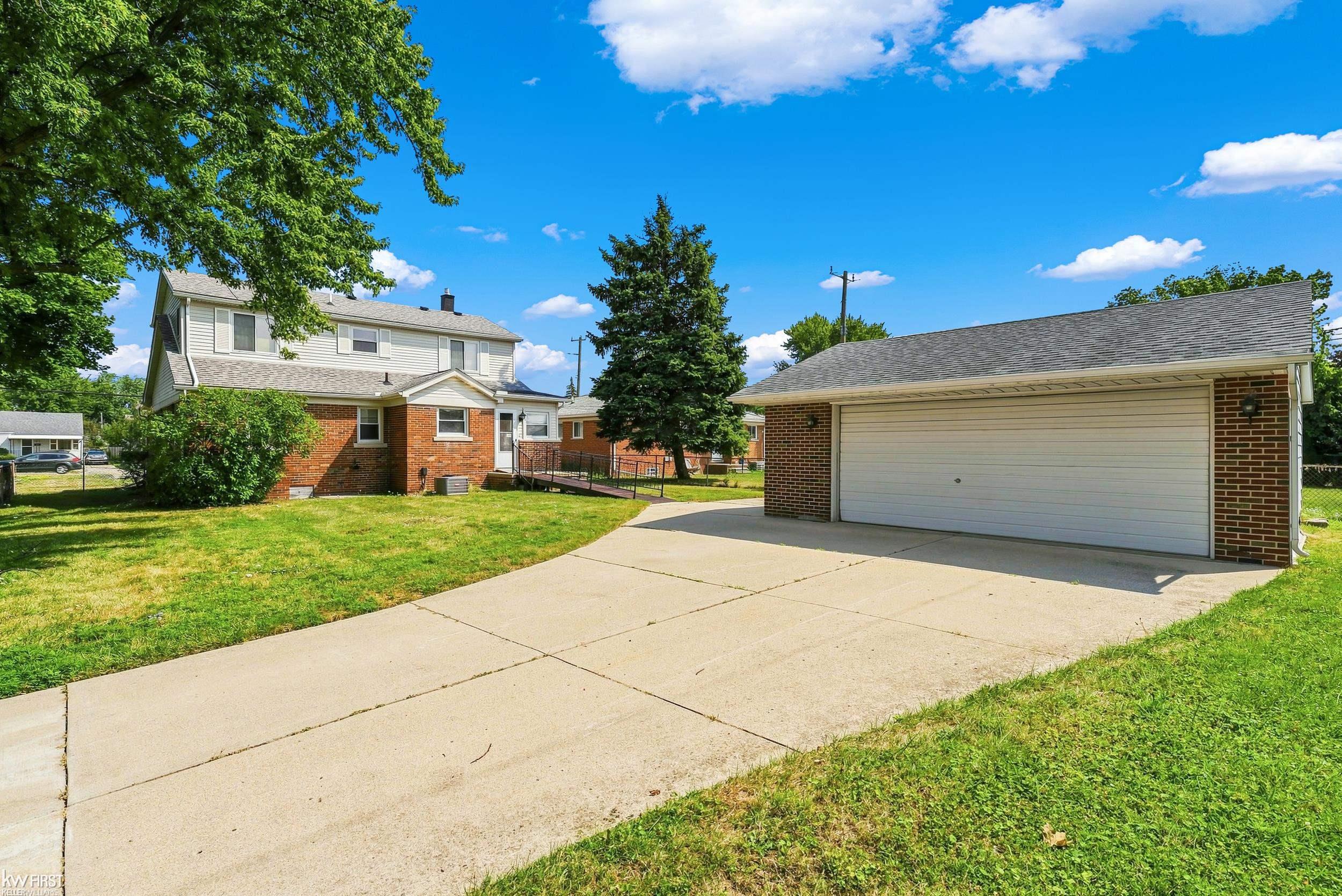 main property photo 7
