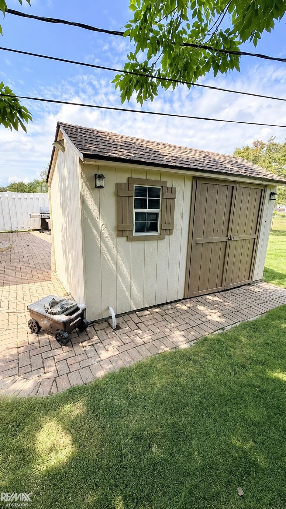 main property photo 18