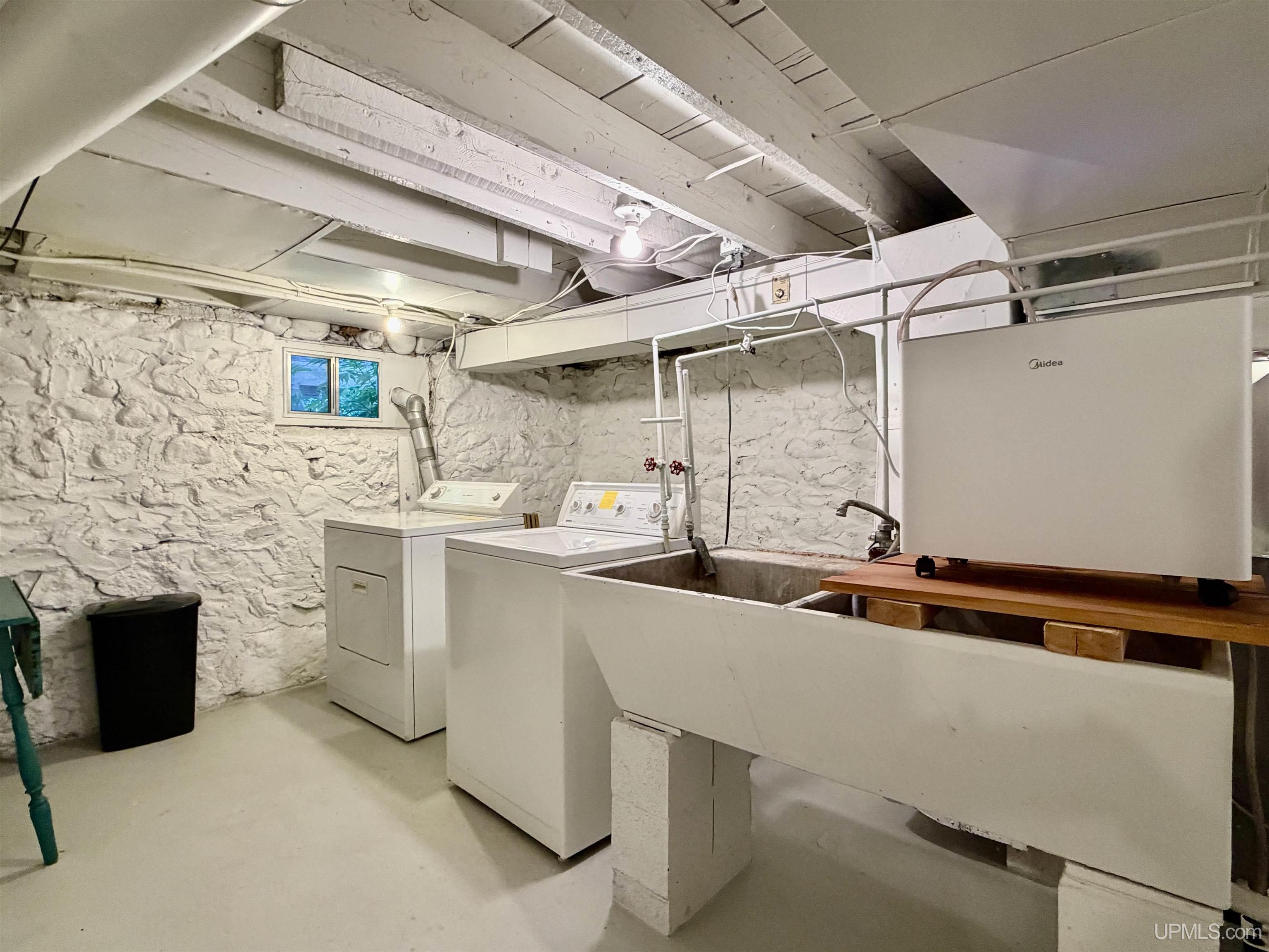main property photo 50