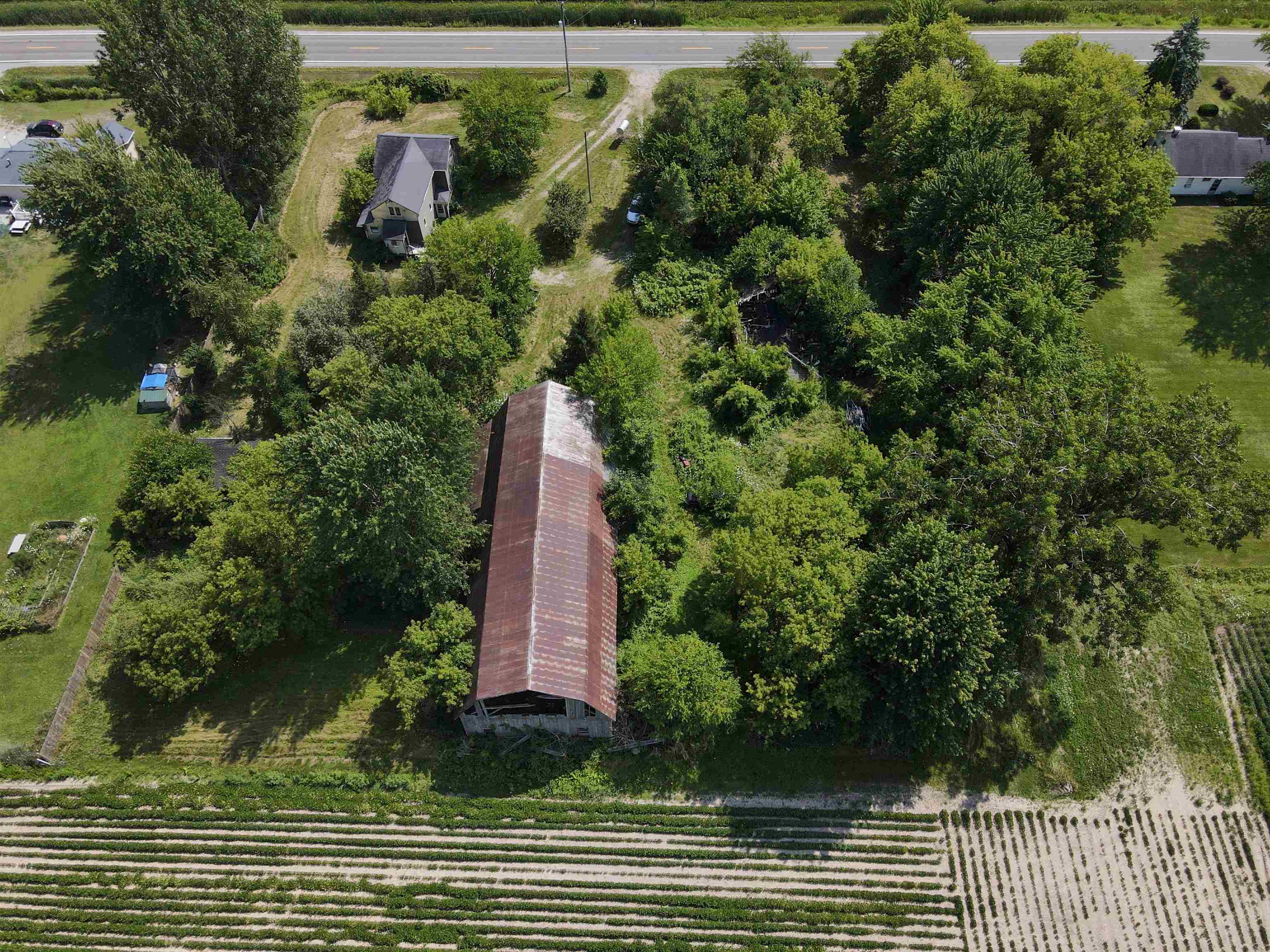 main property photo 25