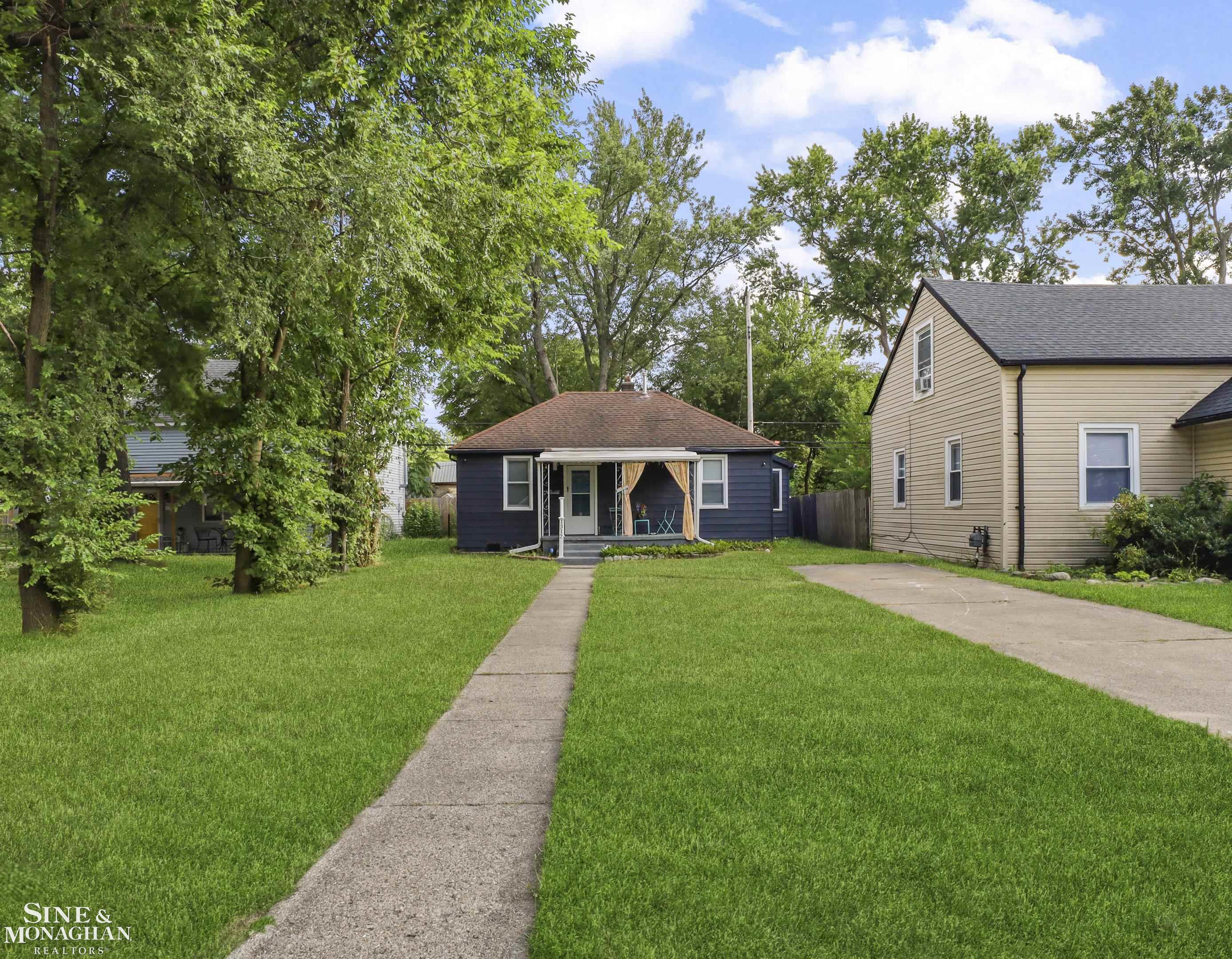 main property photo 20
