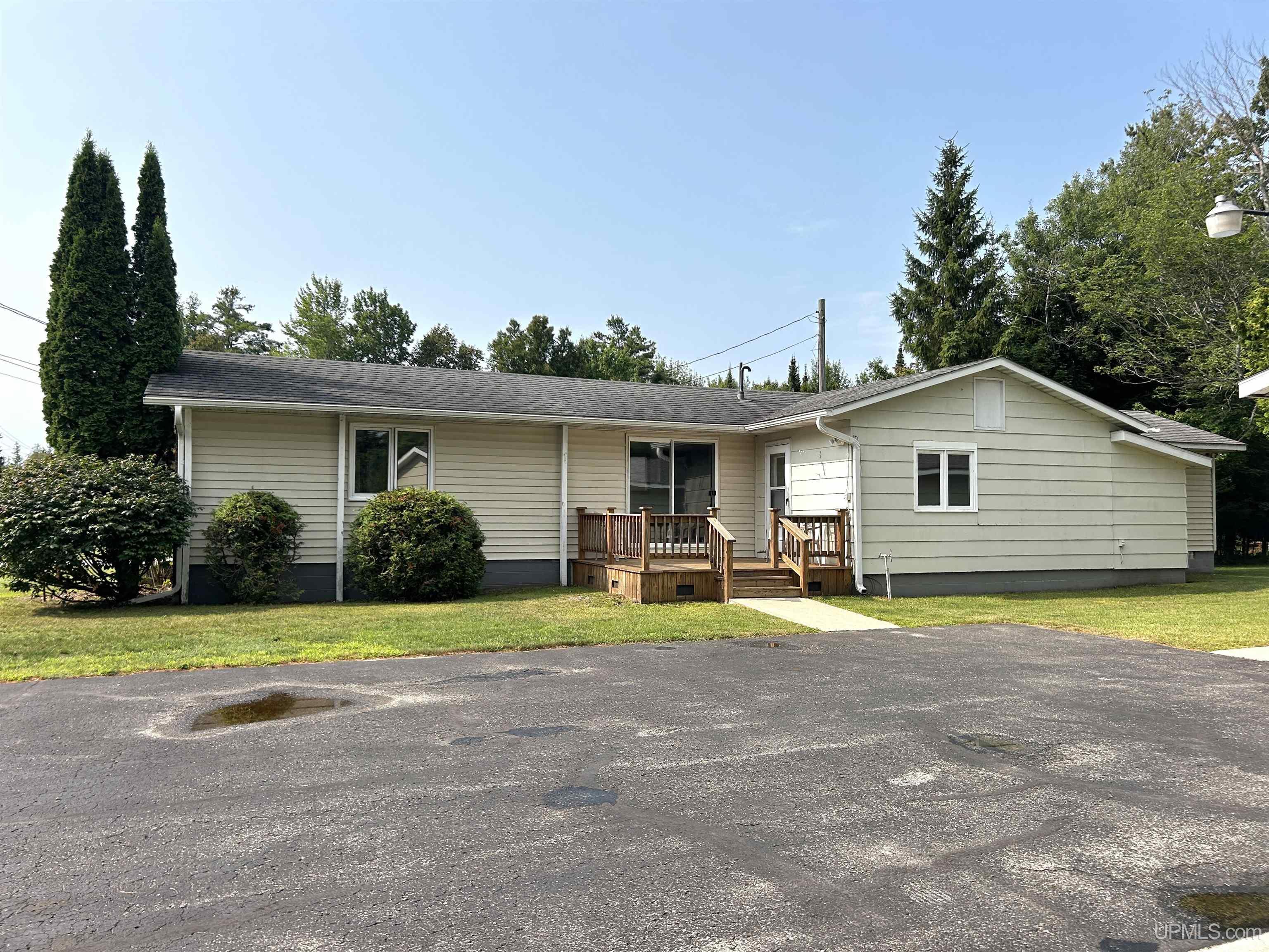 main property photo 41
