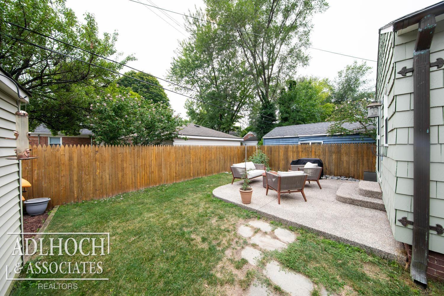 main property photo 28
