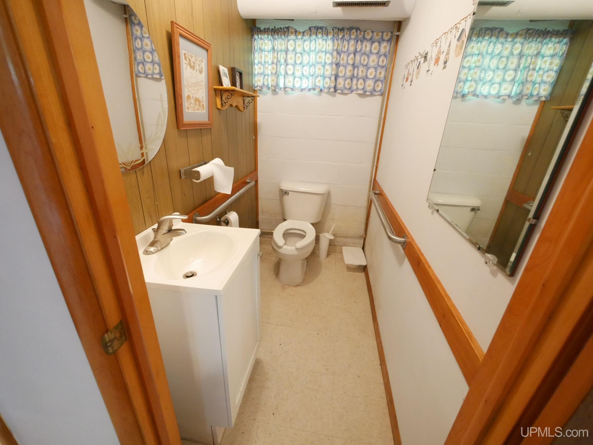 main property photo 41