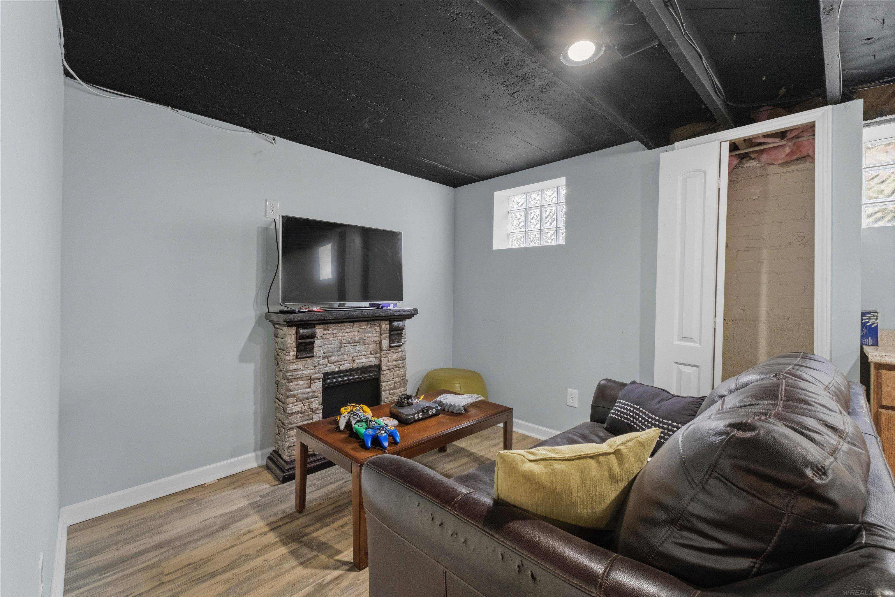 main property photo 43