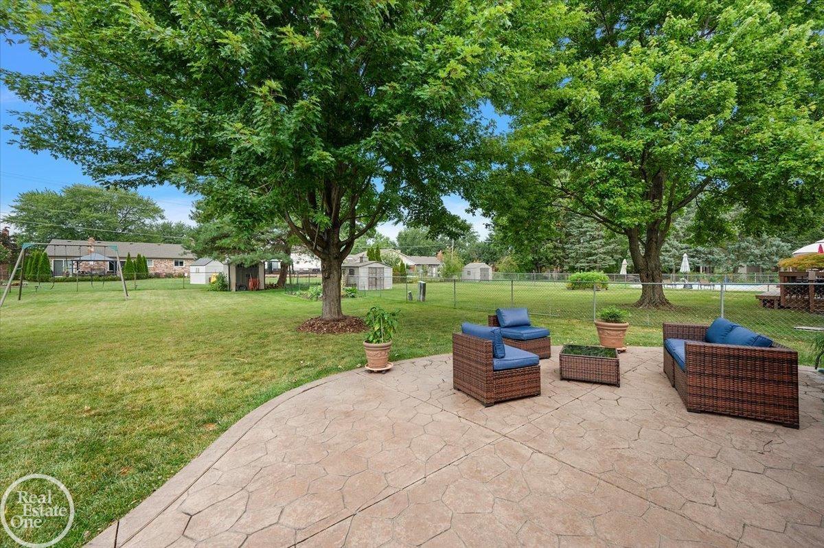 main property photo 12