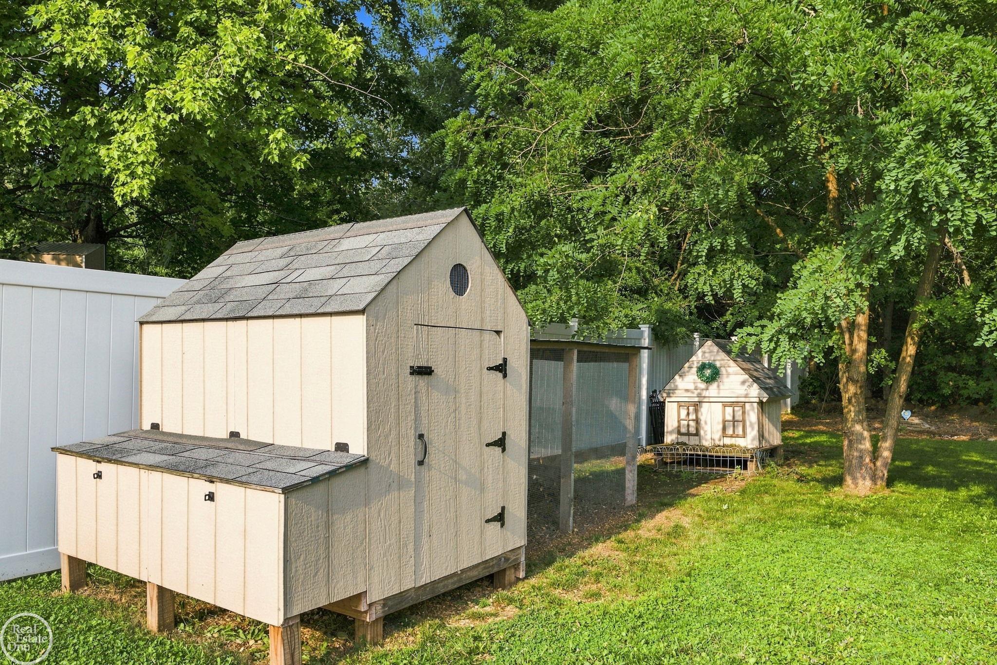 main property photo 18