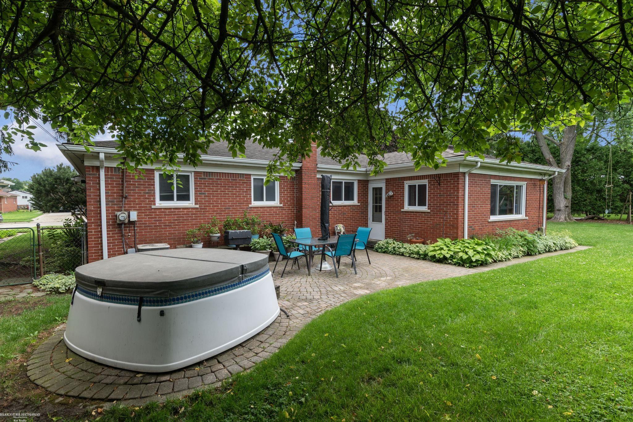 main property photo 34
