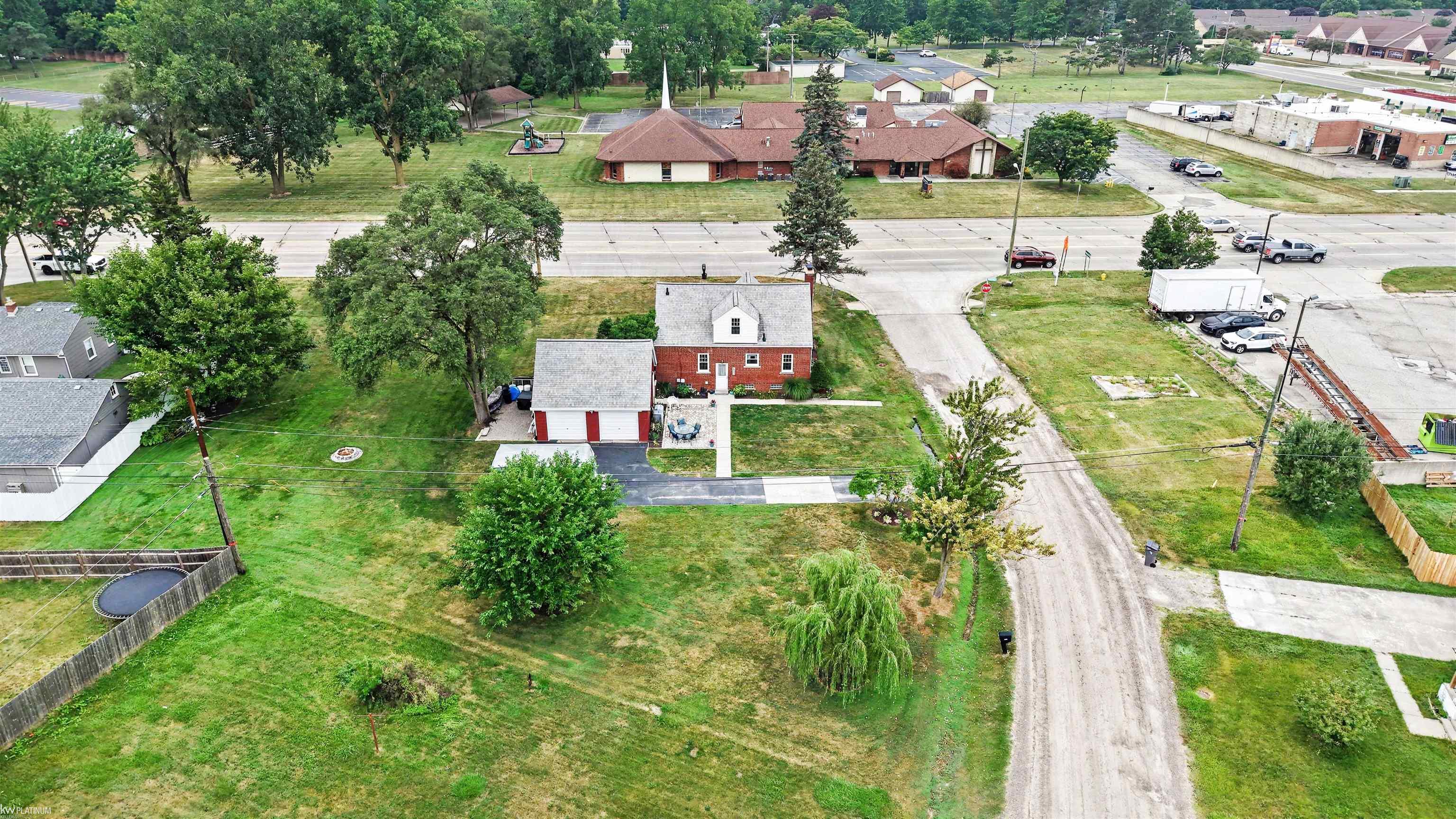 main property photo 5