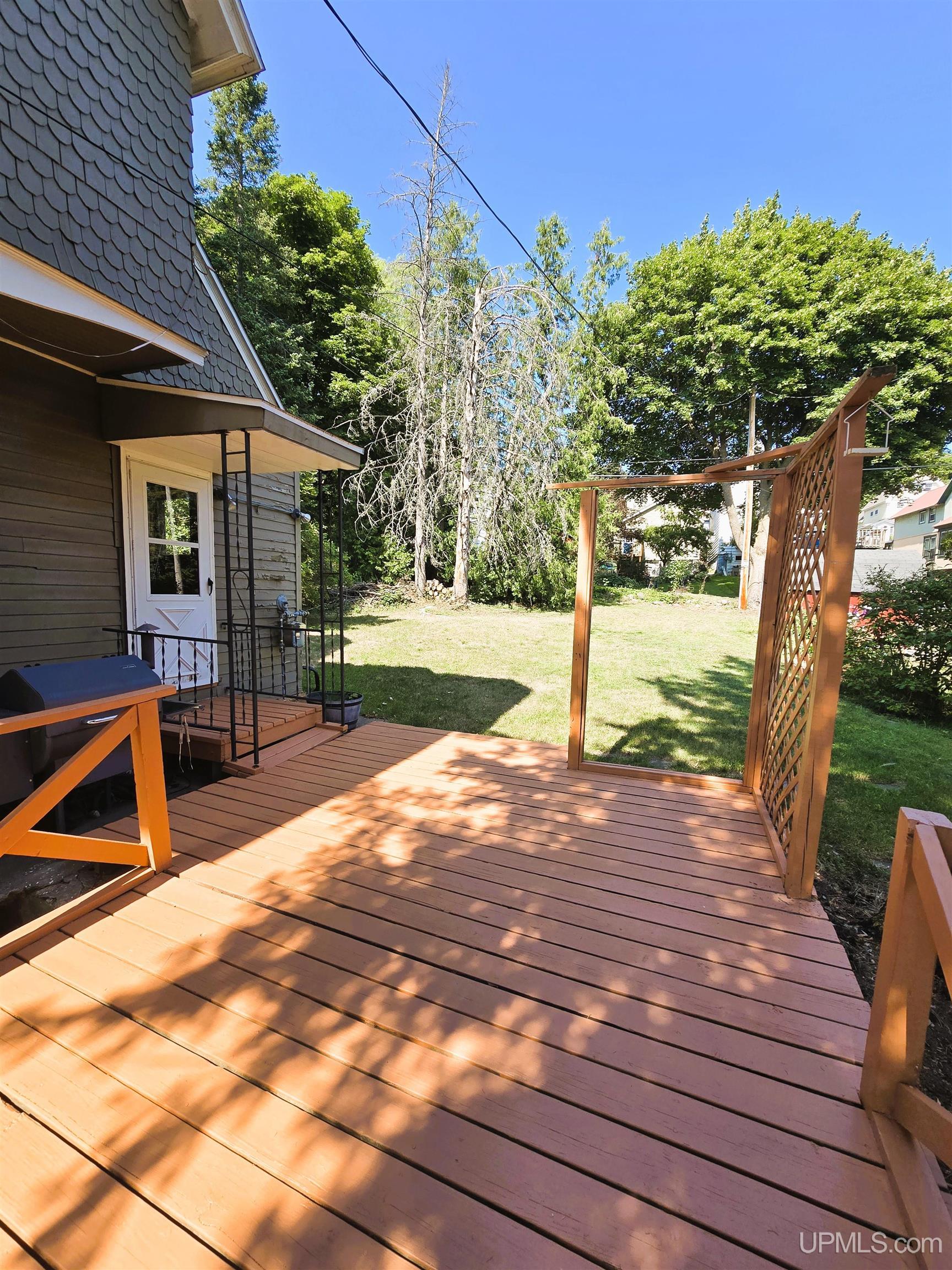 main property photo 37