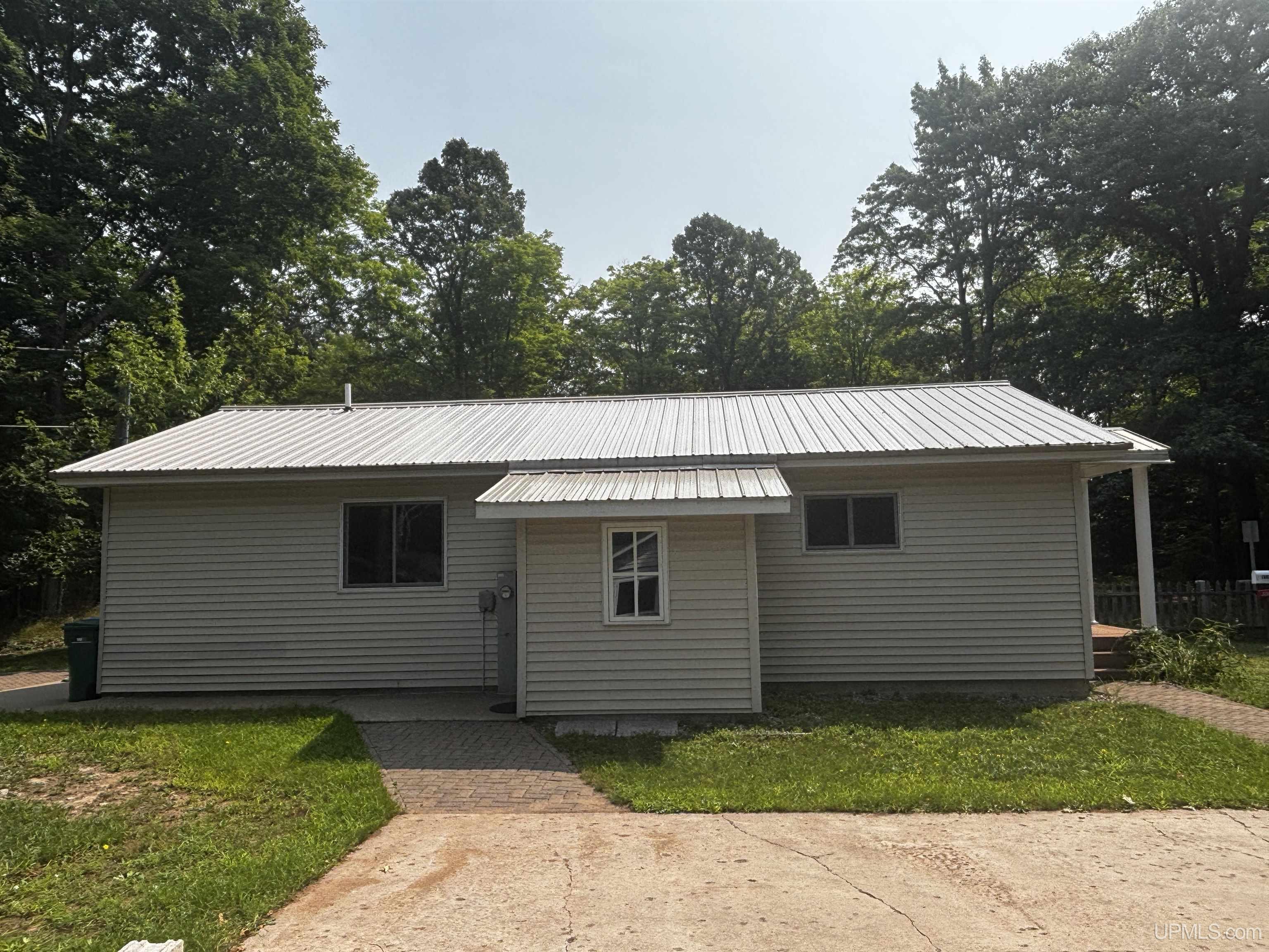 main property photo 3