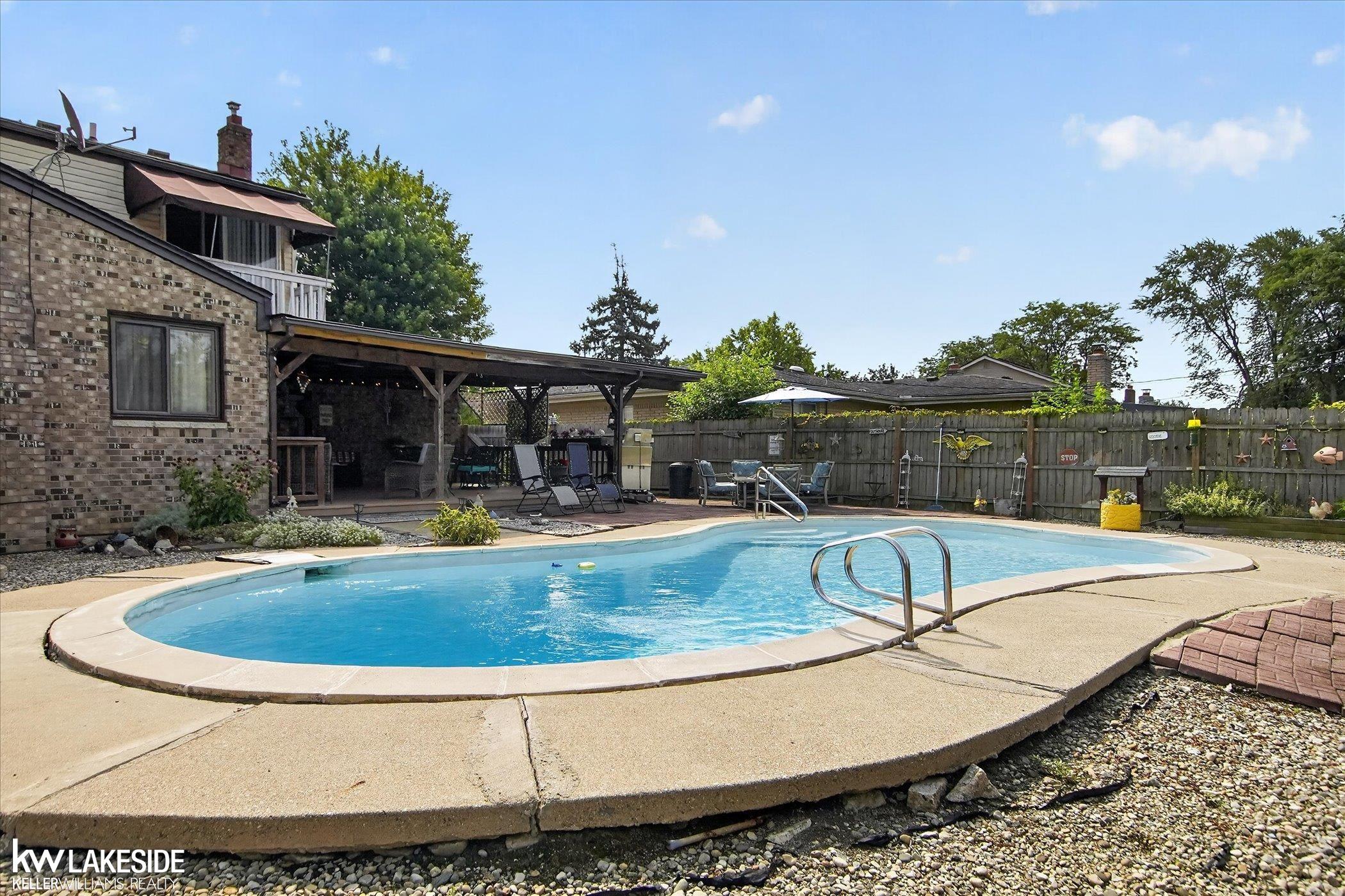 main property photo 46