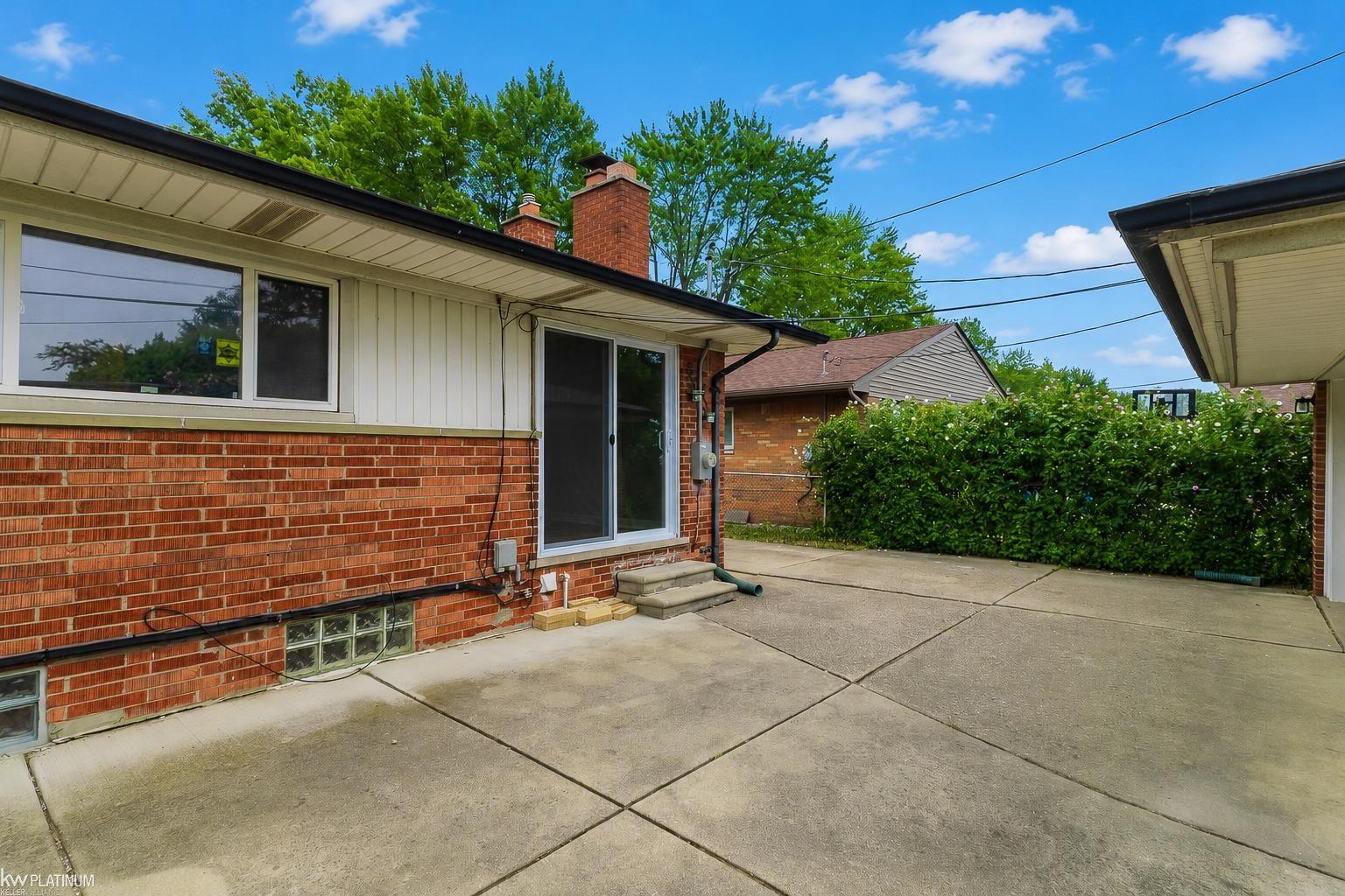 main property photo 35