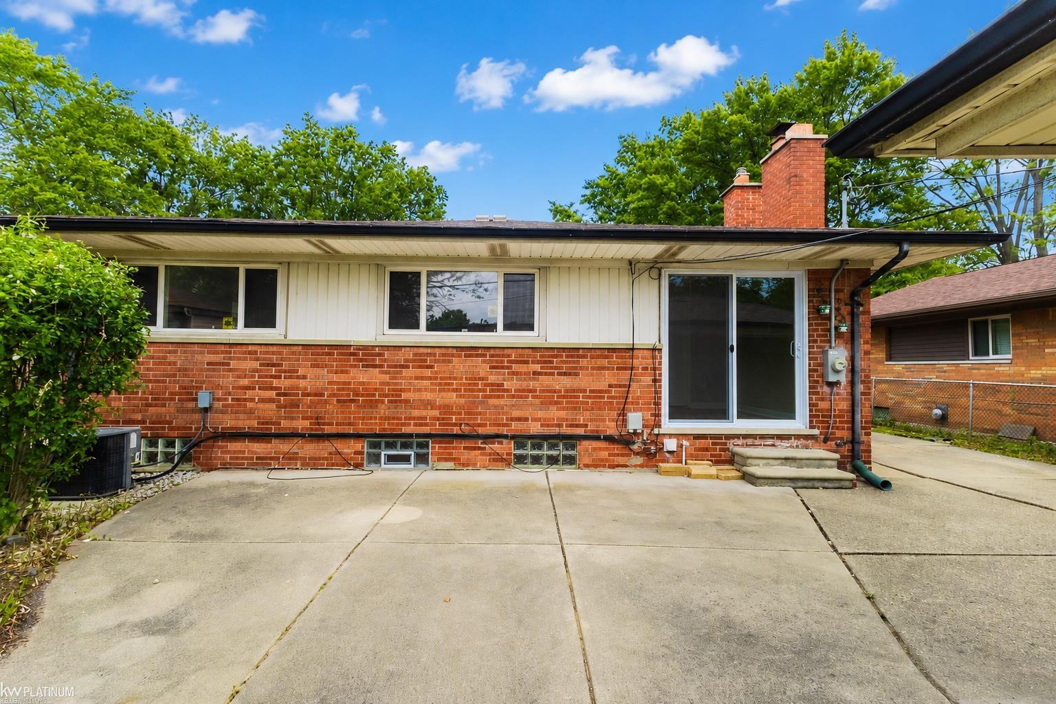 main property photo 38