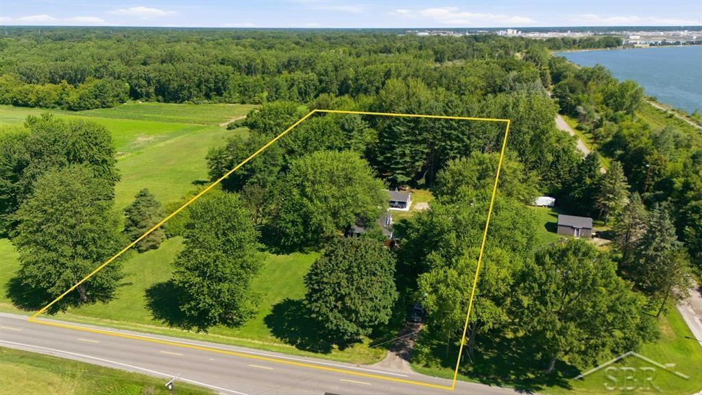 main property photo 28