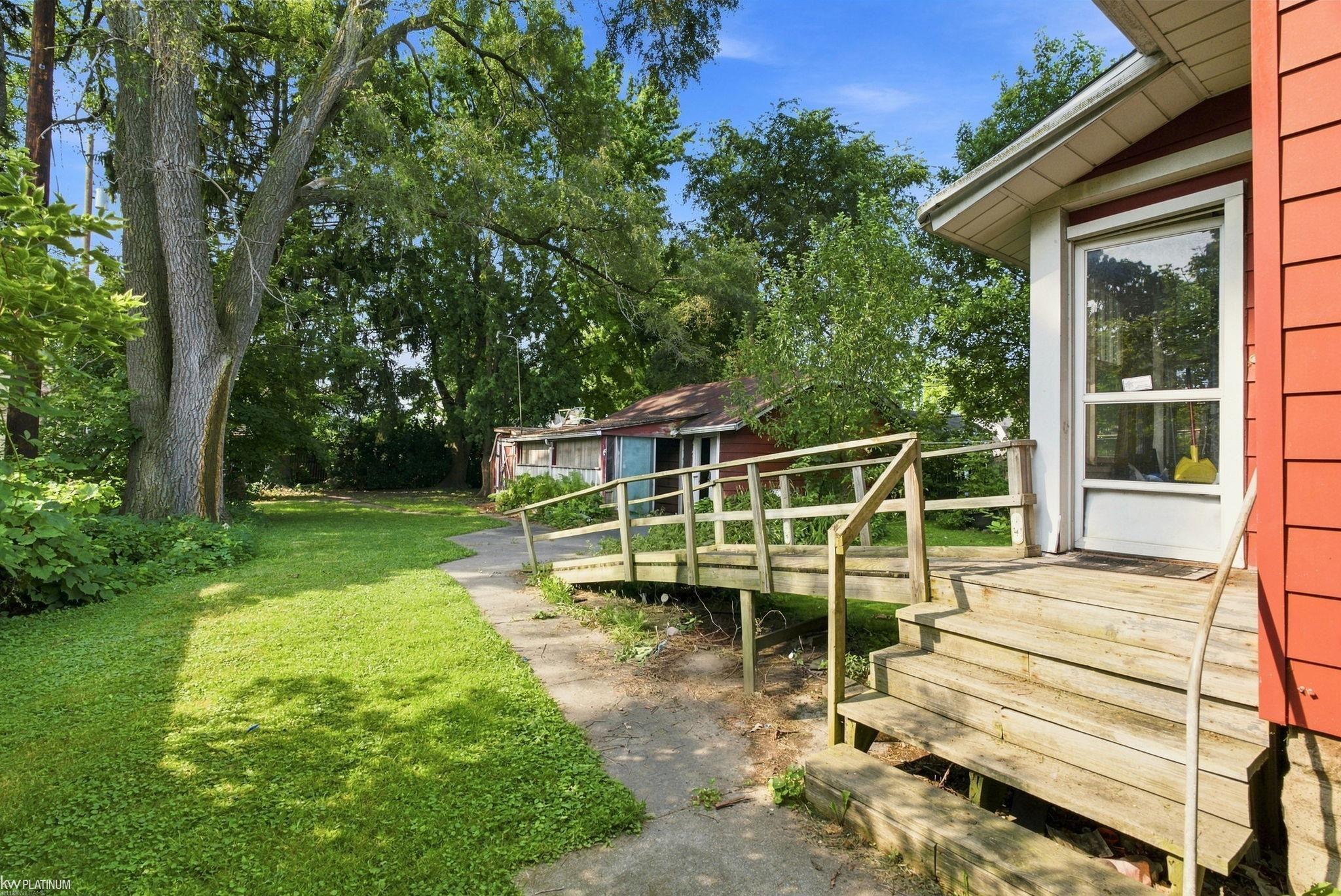 main property photo 17