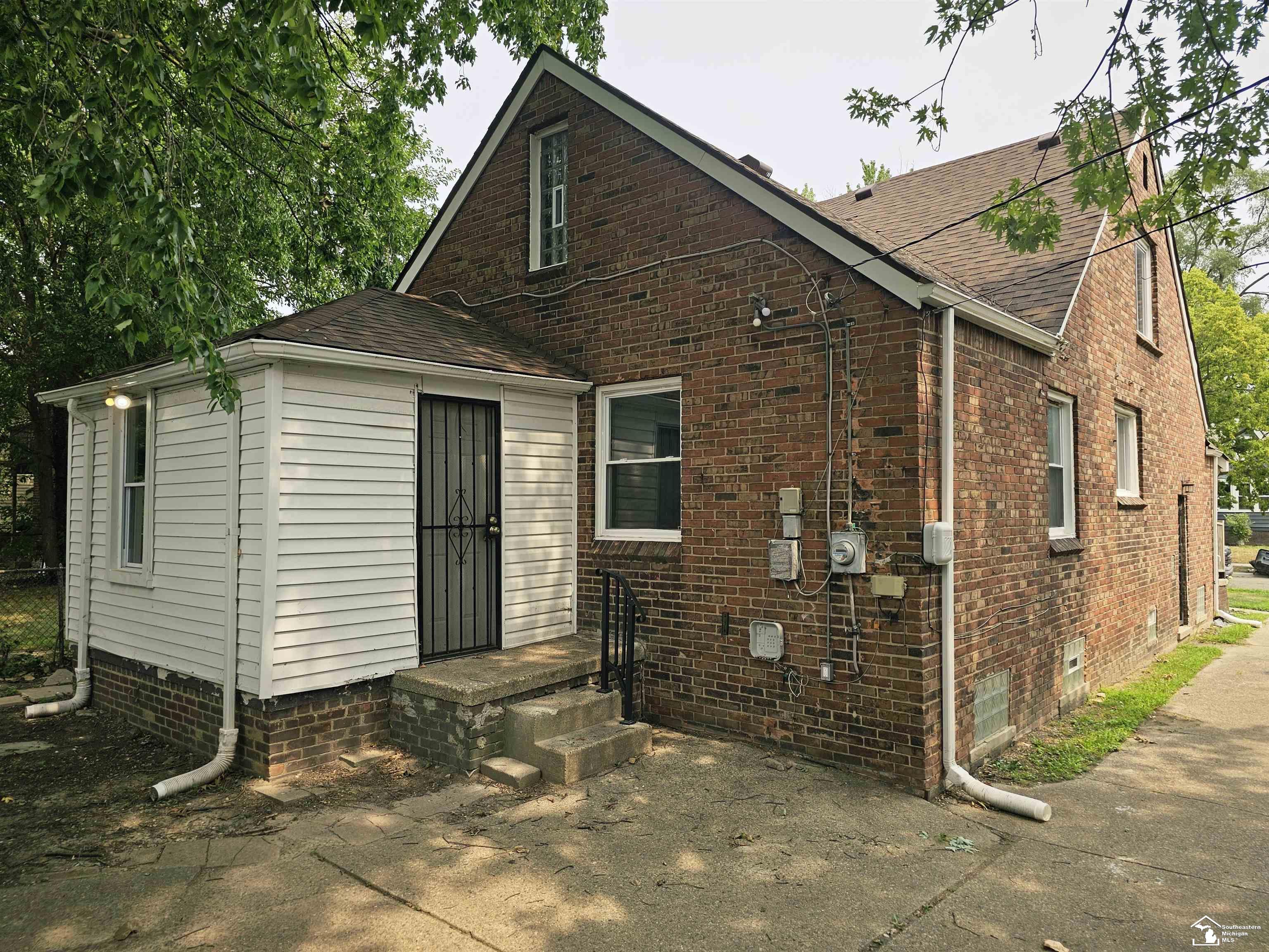 main property photo 5