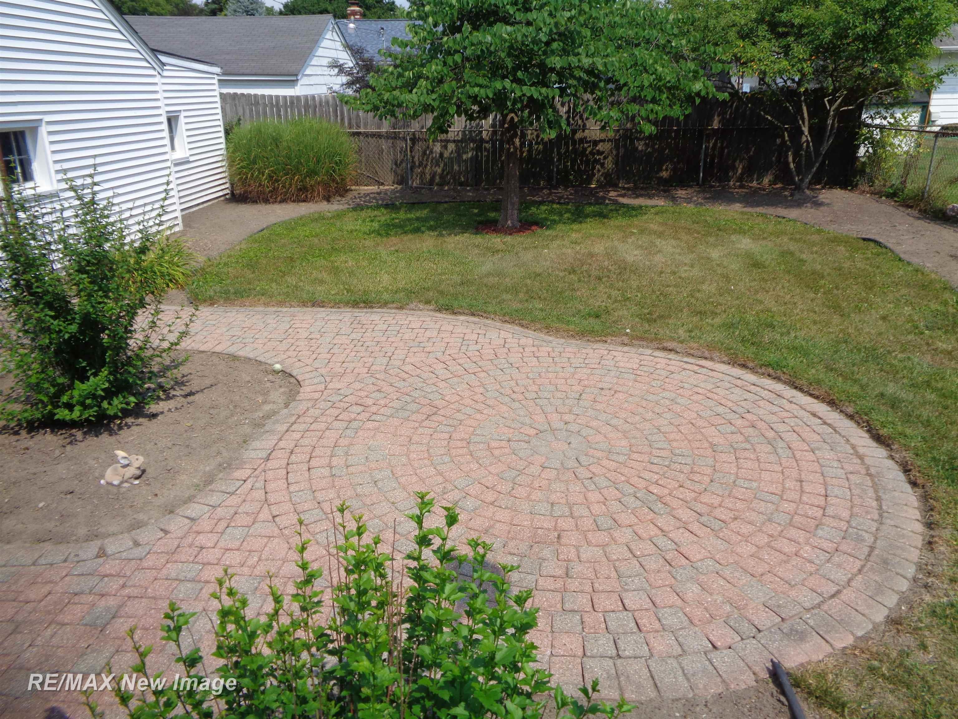 main property photo 24