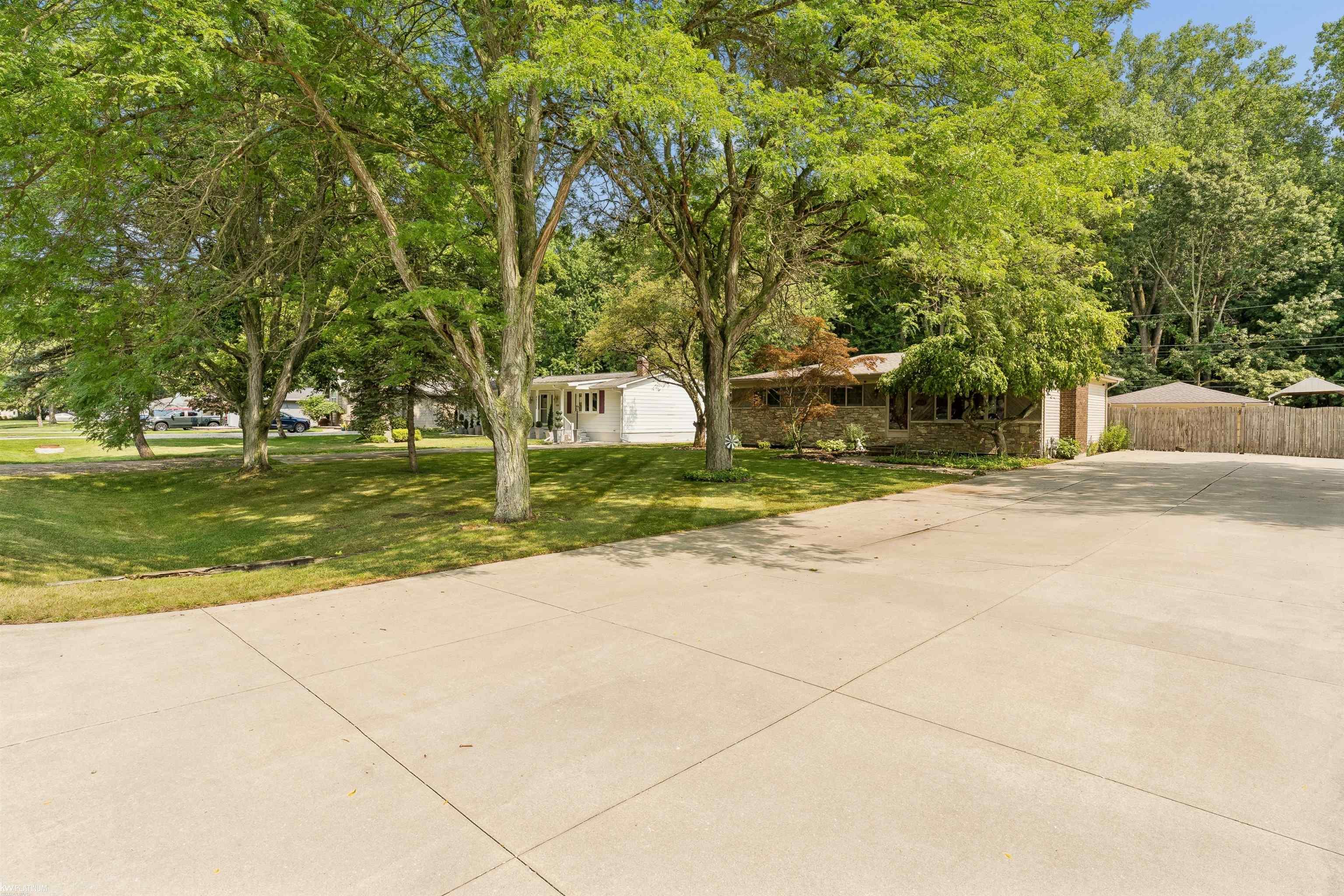 main property photo 30